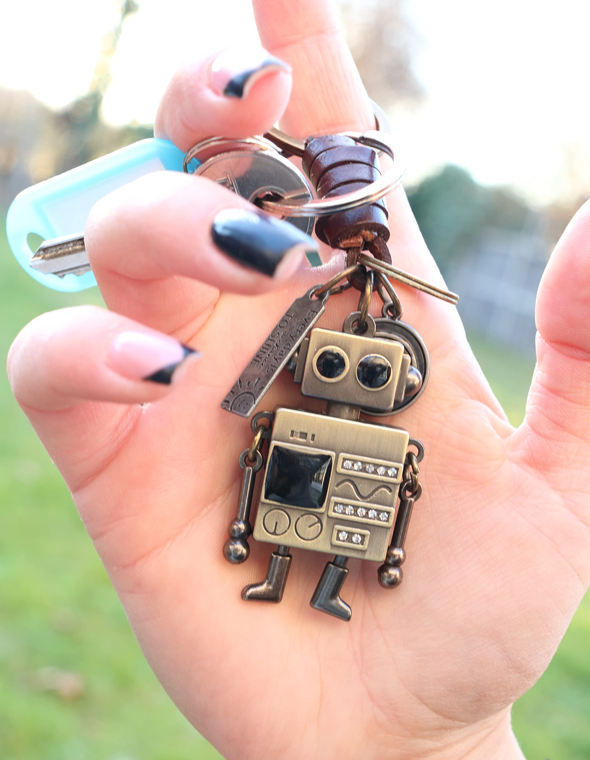 AuPra Robot Keychain Gift for Women & Men | Handmade Leather Funny Key Chain | Vintage Charm for Home, Car & Door Keys | Cute Keyring Present for Boys & Girls