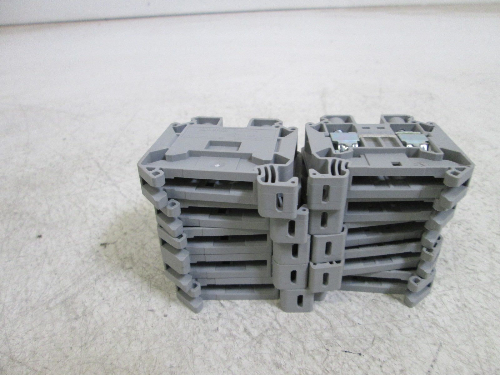 PHOENIX CONTACT UT 16 TERMINAL BLOCK, DIN, 16MM, GREY (1 piece)