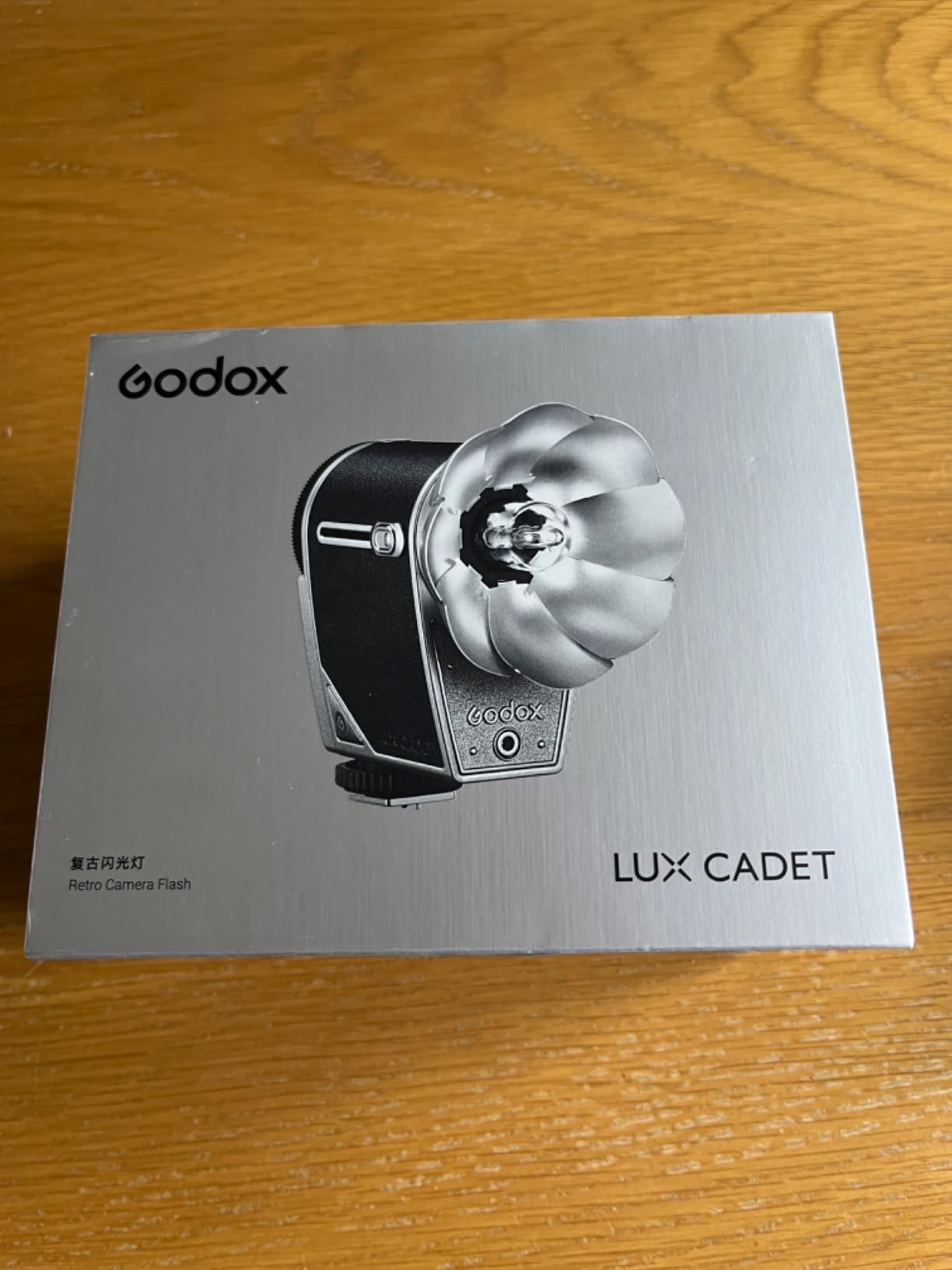 Đèn flash Godox Lux Cadet Retro: Thiết kế cổ điển, nhỏ gọn, giá $94