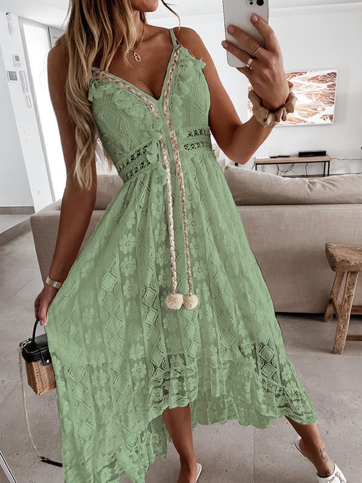 CUPSHE Abito estivo da donna Boho maxi con lacci e nappe con scollo a V svasato con volant Abiti da spiaggia bianchi
