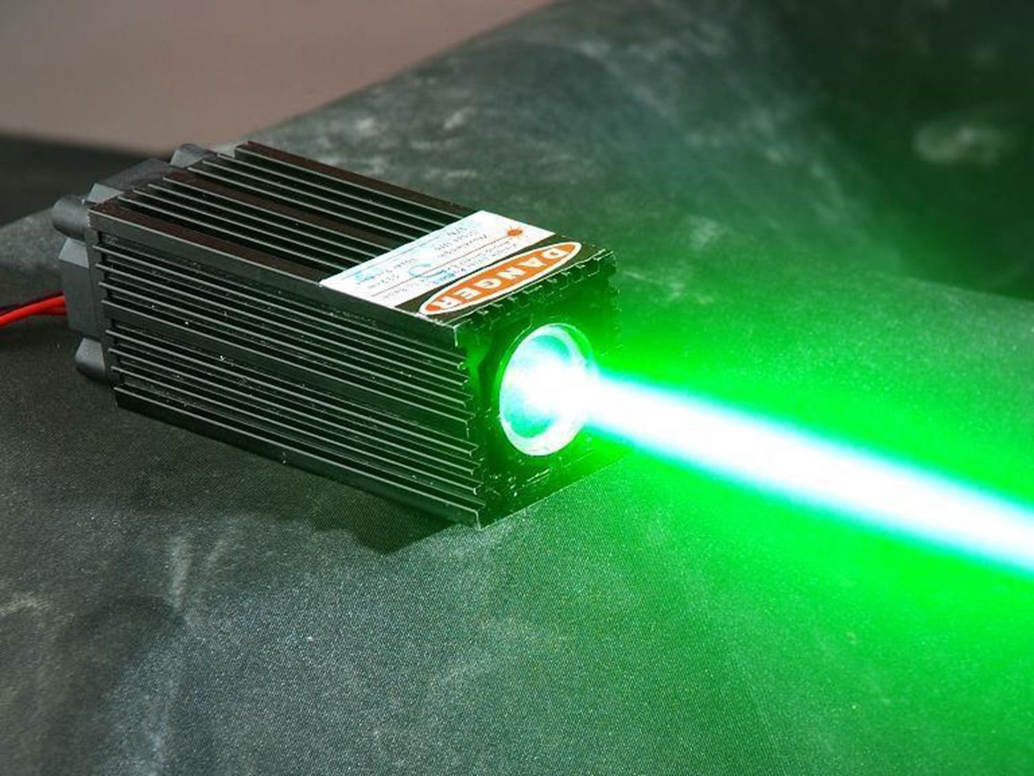Fat fascio 60mW 532nm del laser di verde del diodo del puntino modulo TTL