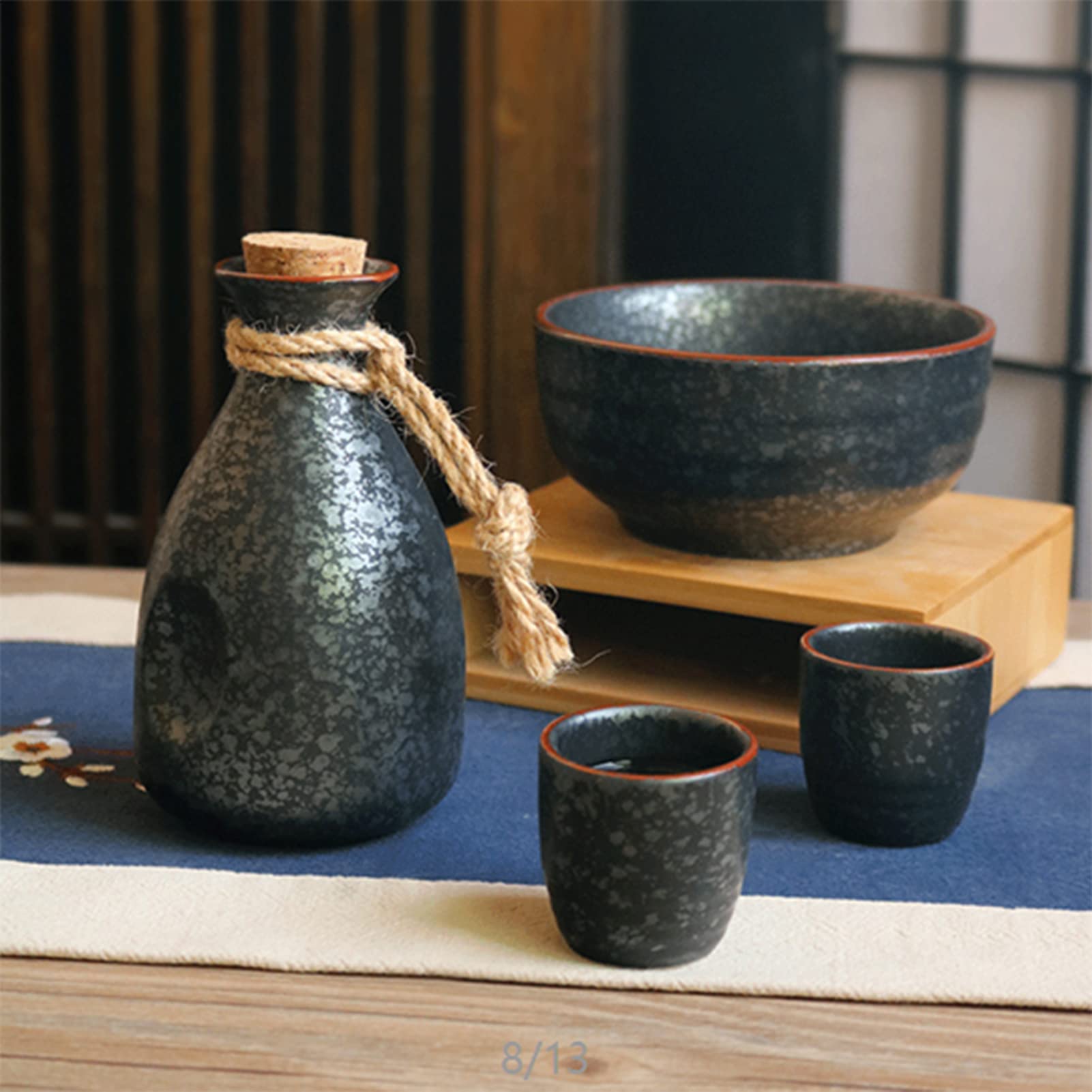 Set da 8 pezzi per sake, tazze da sake retrò in ceramica giapponese, con pentola riscaldante e tavolo riscaldante in legno di bambù, design elegante, miglior regalo per tazze di famiglia e amici