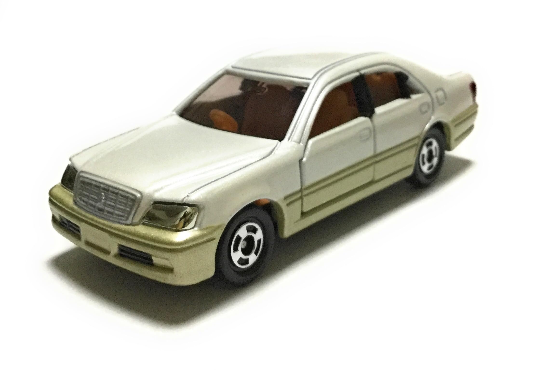 Amazon | トミカ 92 トヨタクラウンハイブリッド | ミニカー