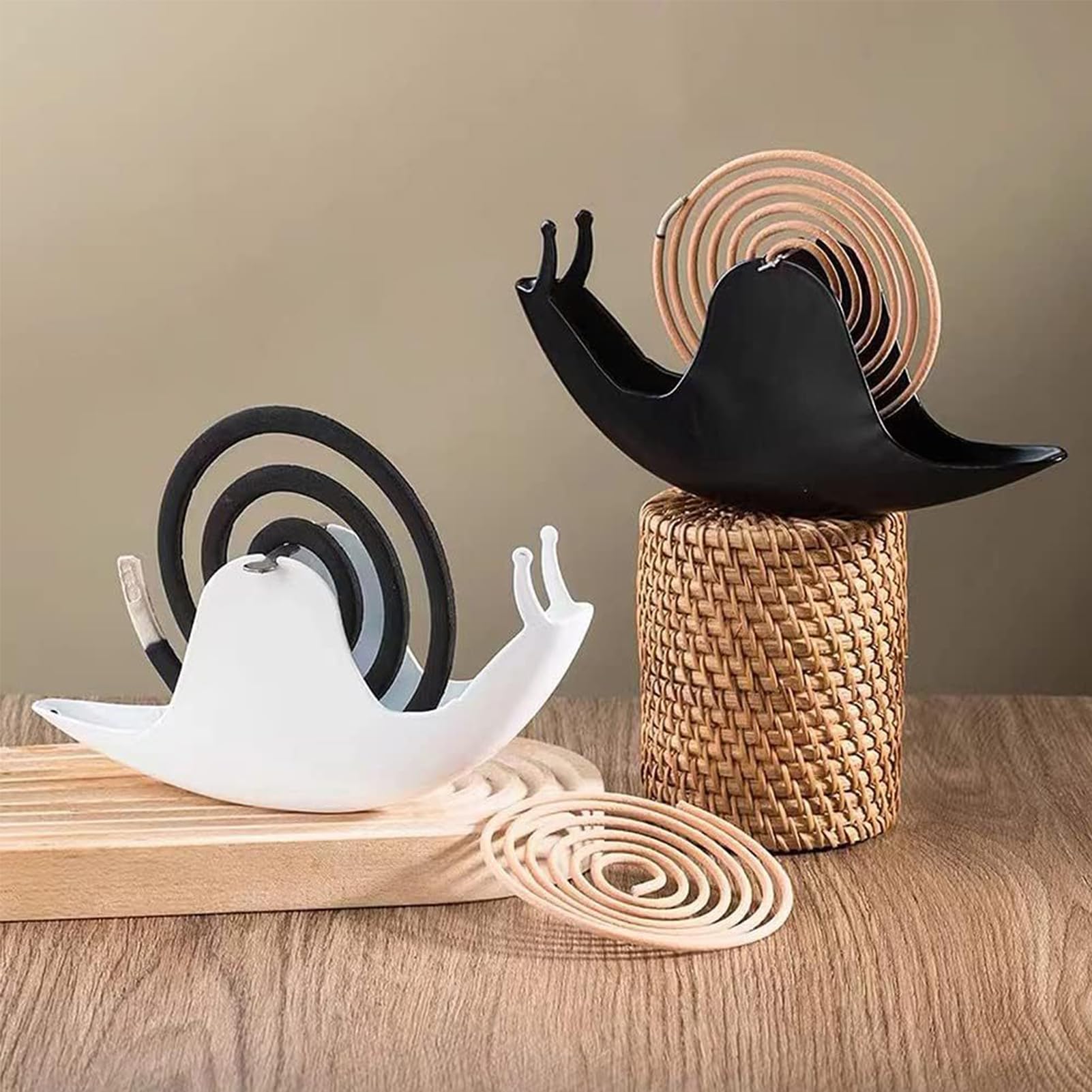 Supporto a spirale per zanzariera, supporto per bastoncini di incenso, supporto portatile per affumicatore, in metallo, in legno di sandalo, classico retrò, rotondo, per casa, campeggio, viaggi (A