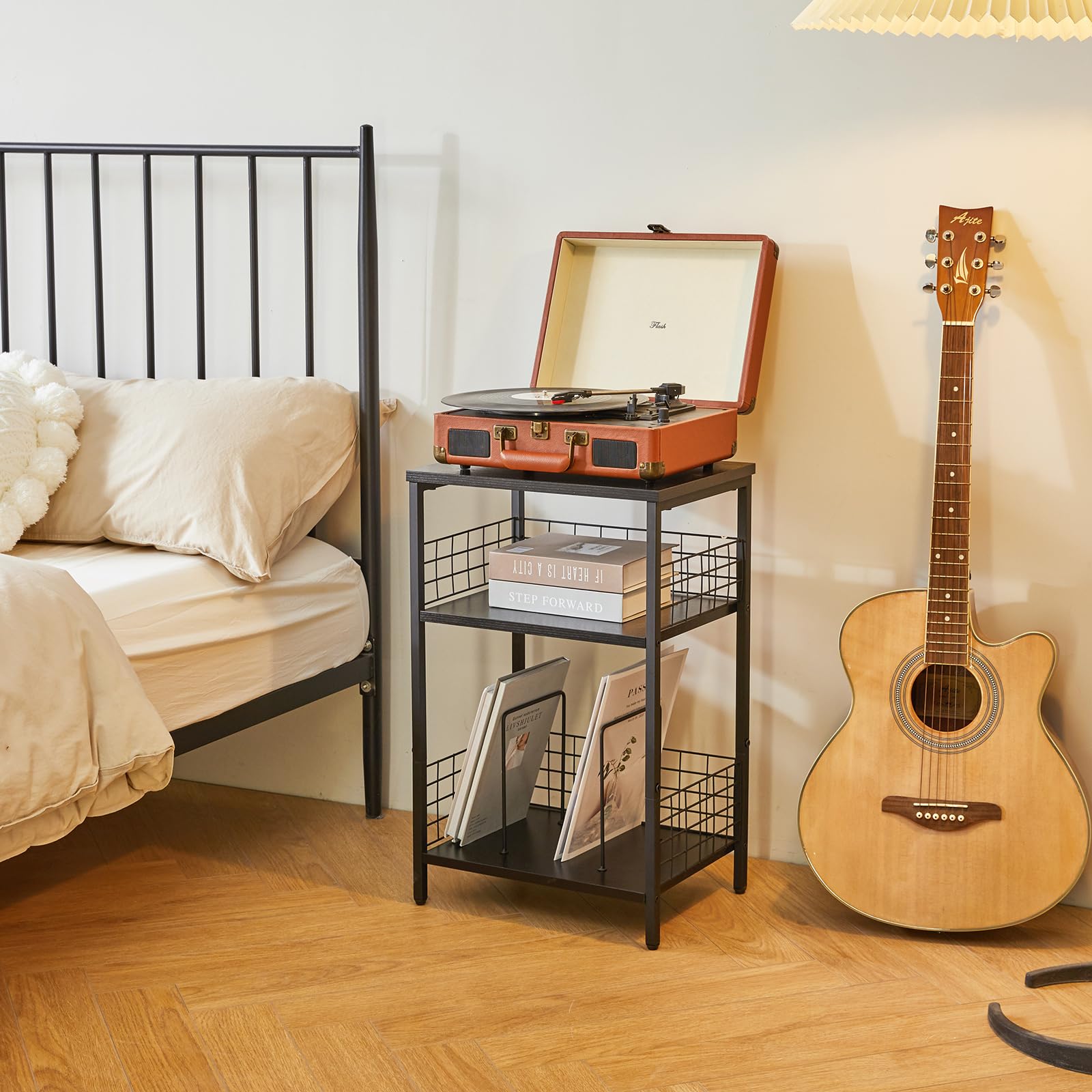 YMYNY Table de Chevet, Bout de canapé, Meuble Tourne Disque Vinyle, Table d’Appoint 3 Niveaux Rangement, Support de platine Vintage, pour Salon, Chambre, Bureau, 40×29×62.5CM Noir HST009B