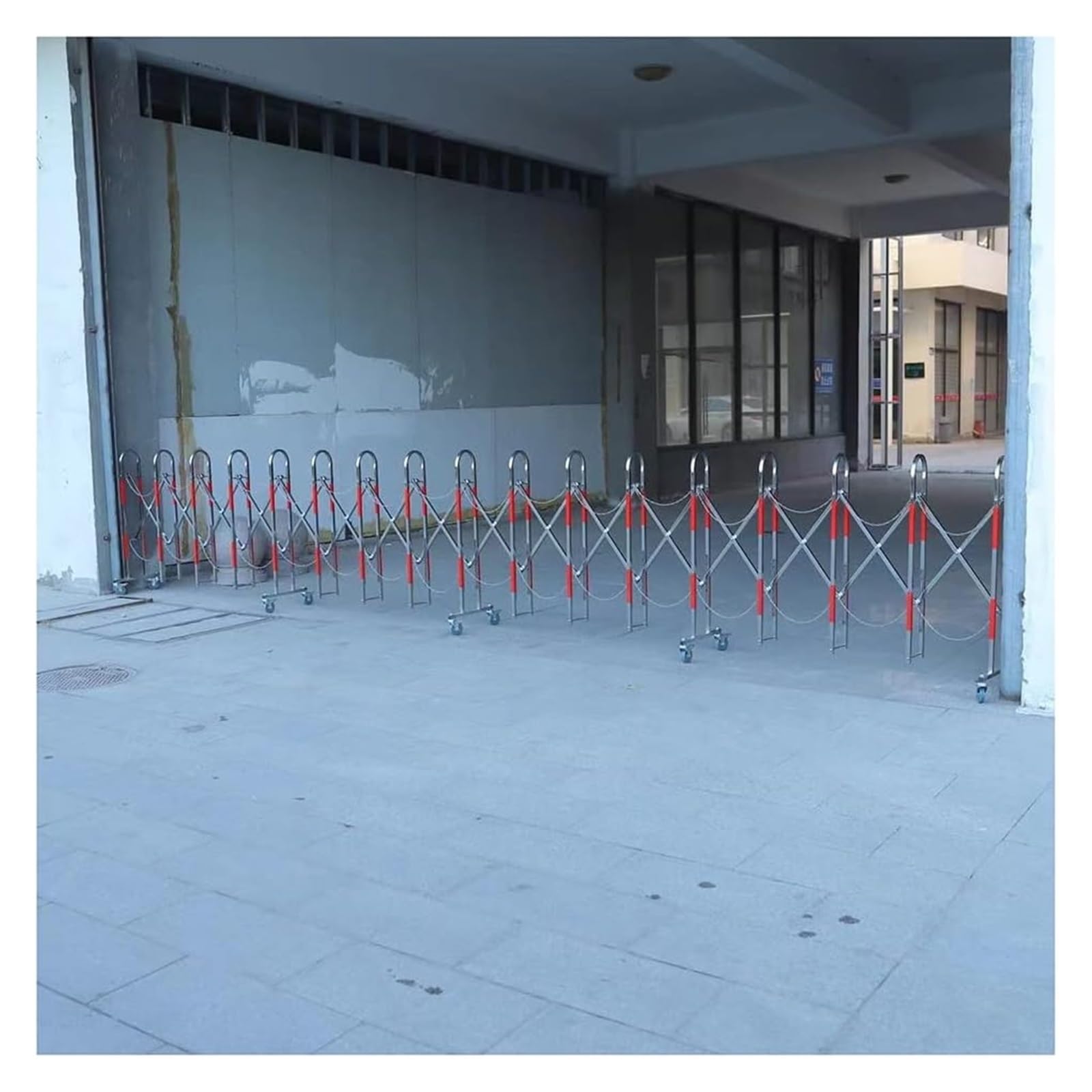 Barriera di Traffico Retrattile con Ruote, Recinzione di Sicurezza Metallica Mobile (1,1 x 7 m) per Il Controllo della Folla e la Gestione di Eventi, barriera Industriale