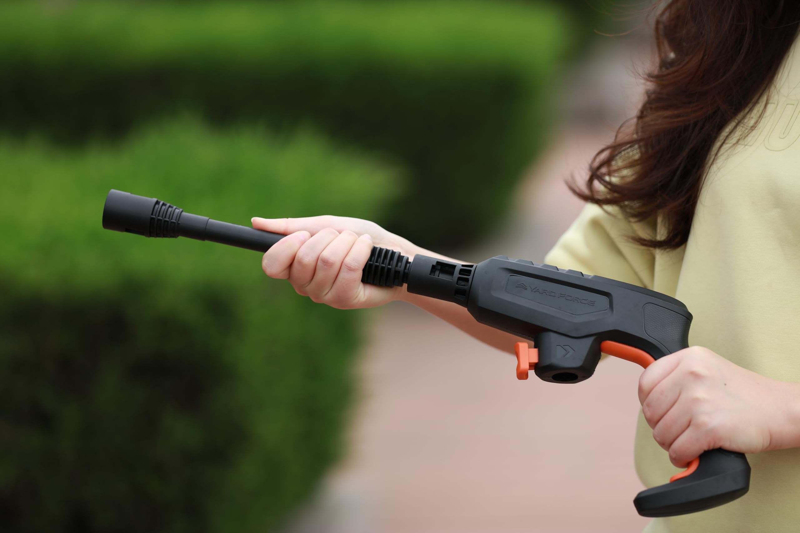 Yard Force EW U11B - Lavadora de Alta presión, 1600 W, presión de Trabajo máx. 120 Bar, Flujo de Agua de 400 l/h, Pistola de Alta presión, Boquilla Turbo, Manguera de presión de 3 m, Soporte para