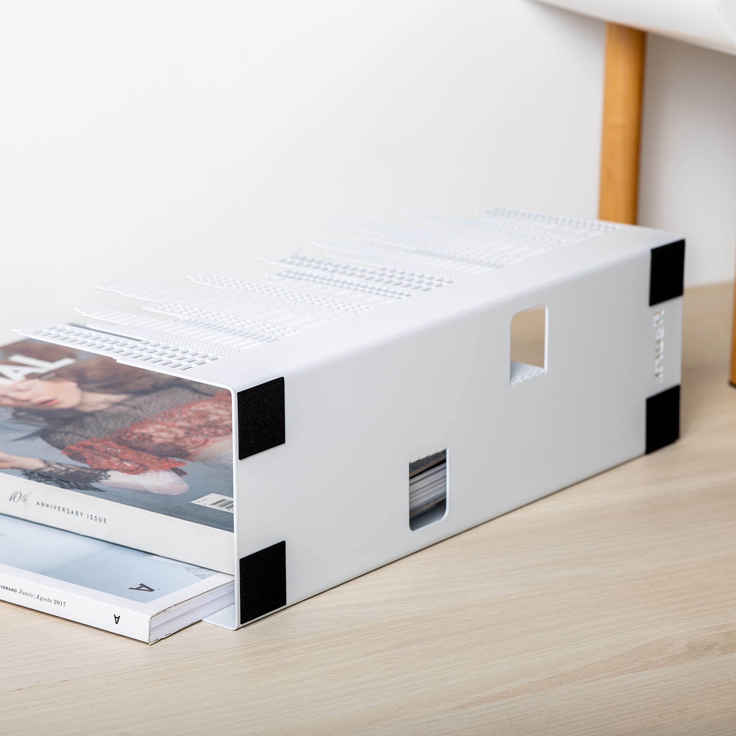 FISURA Original Skyline Floor Magazine Rack, Modern White Magazine Rack ...
