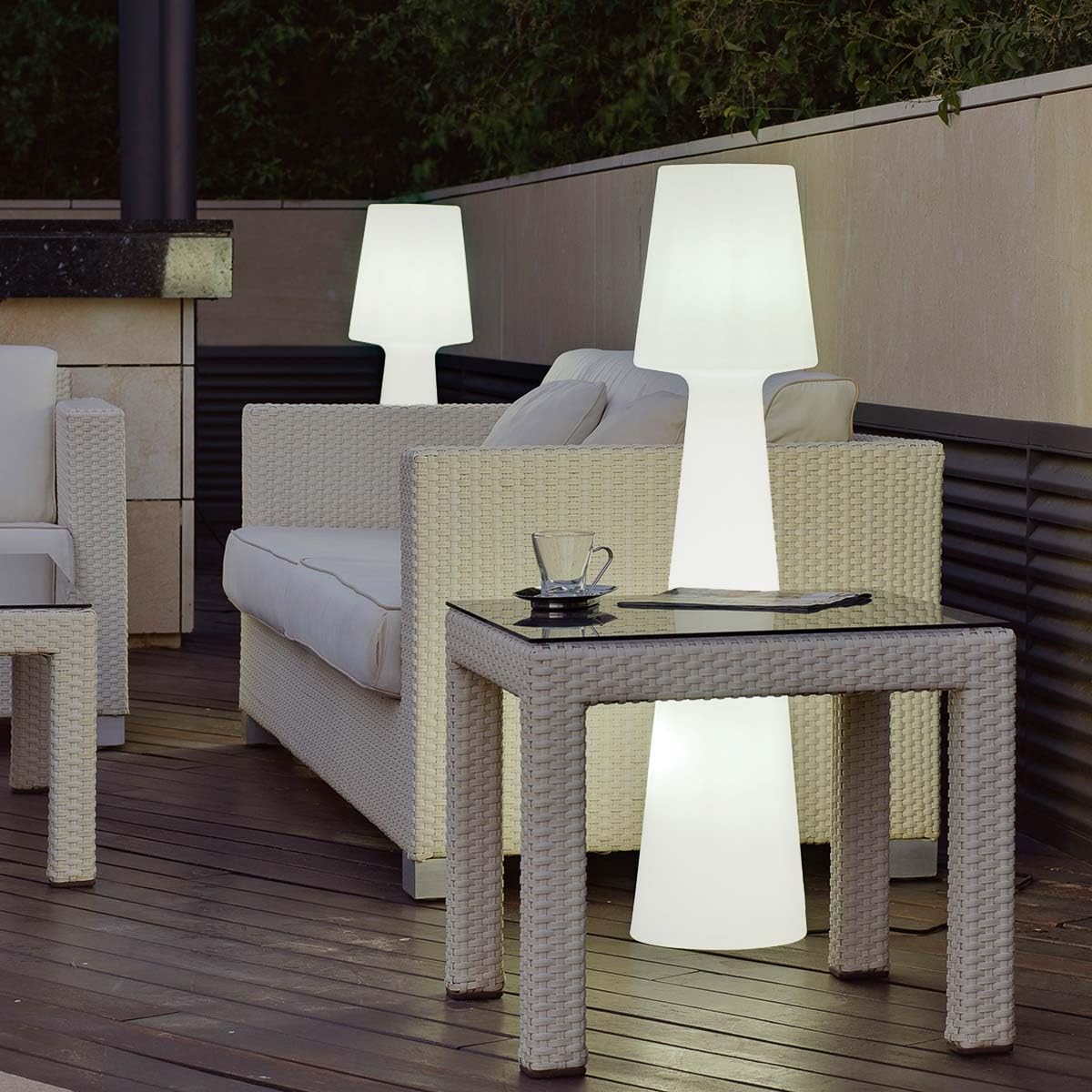 newgarden LUMLL110OFNW Energis – Lampada da terra con cavo, luce bianca fredda, E27, plastica, bianca, Ø 25 cm, altezza 110 cm