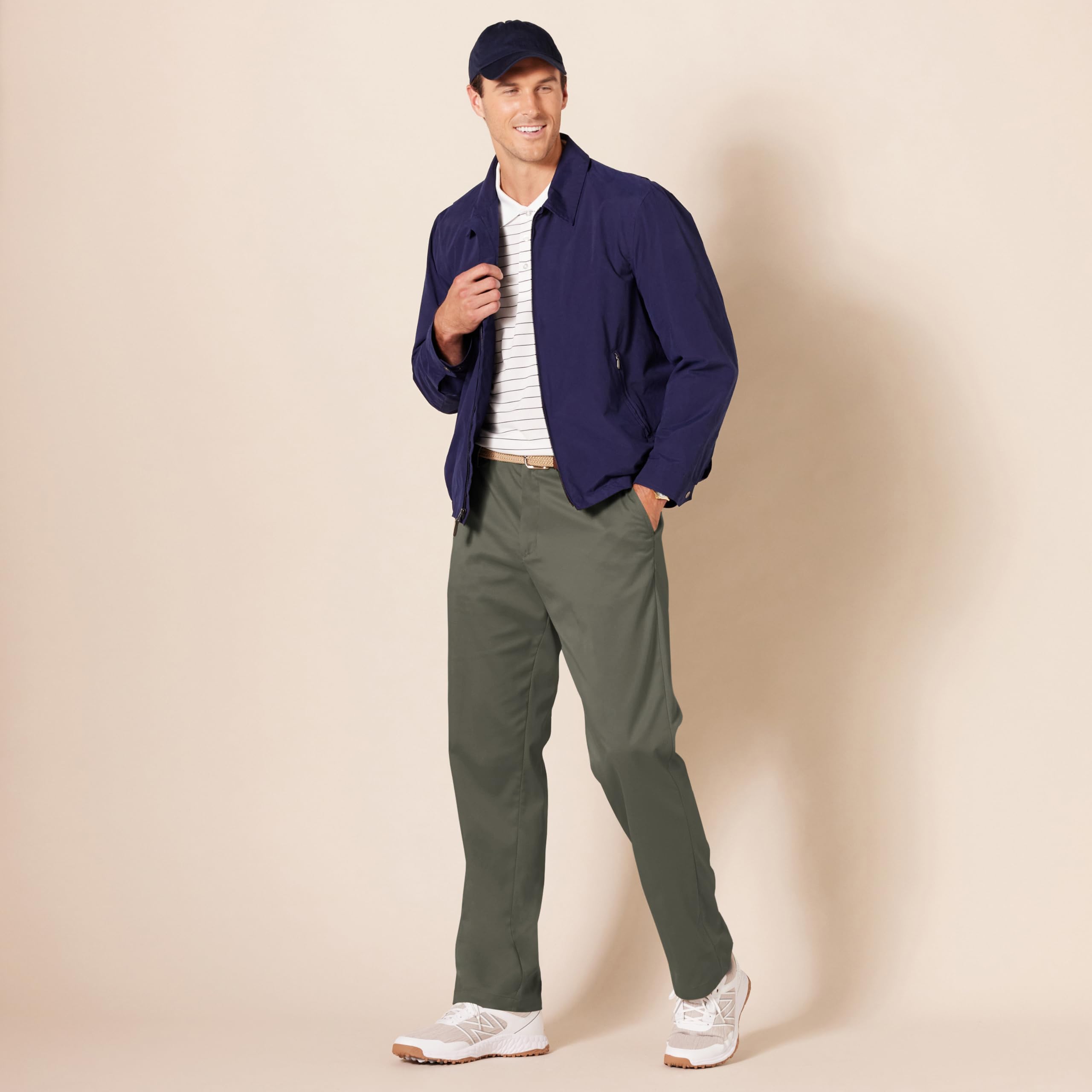 Amazon Essentials Pantalones de Golf Elásticos de Corte Clásico para Todo el Día Hombre, Verde Oliva, 34W / 30L