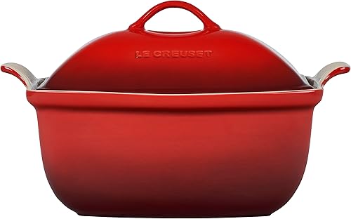 Miniatura 2 de Le Creuset Heritage Stoneware - Panadero profundo con tapa, 4.5 cuartos de galón., Cerise