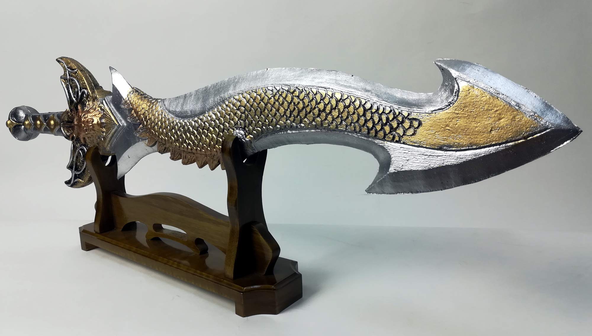 Amazon.co.jp: 刀 剣 西洋刀剣 樹脂製 全長71cm 勇者 悪役 ドラゴン 龍