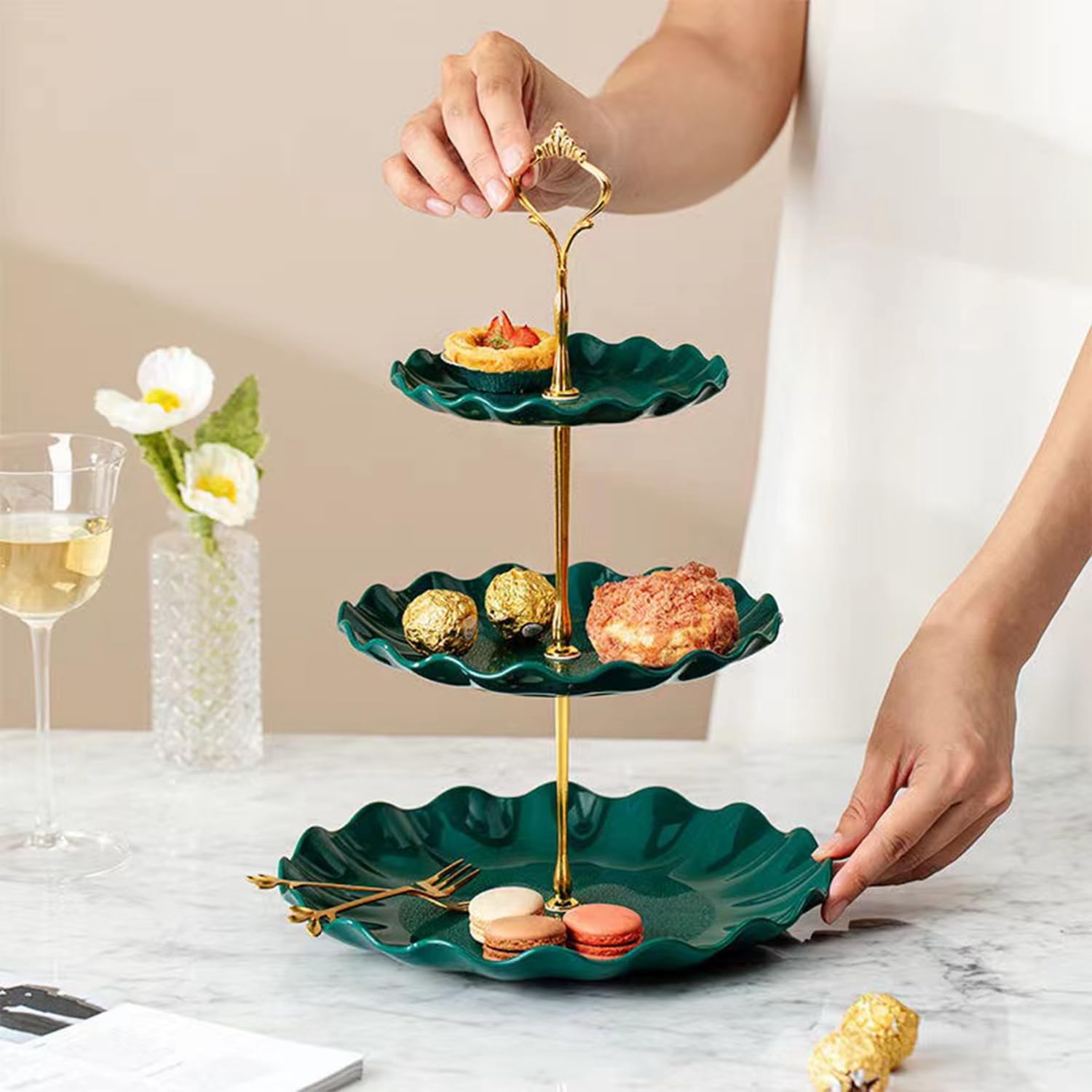 ZoomSky Lot De 4 Supports à Gâteau 3 Étages En Métal Doré - Présentoir Dessert Élégant Avec Motifs Fleurs Pour Mariage, Anniversaire Et Fêtes