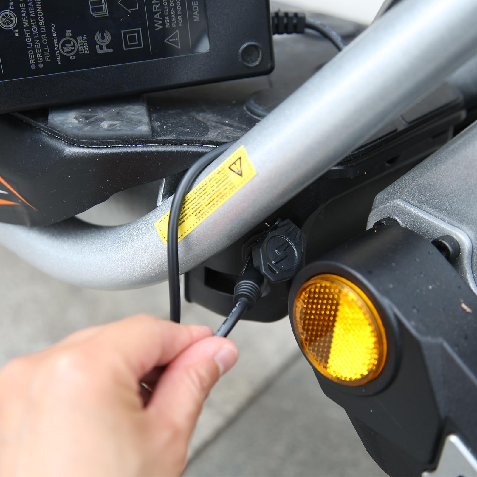 KuKirin Trottinette Électrique Adulte Pliable, Pneus Tubeless 10 Pouces, Double Frein à Disque, Suspension Avant et Arrière, Écran LED, Éclairage avec Clignotants, IPX4, A1