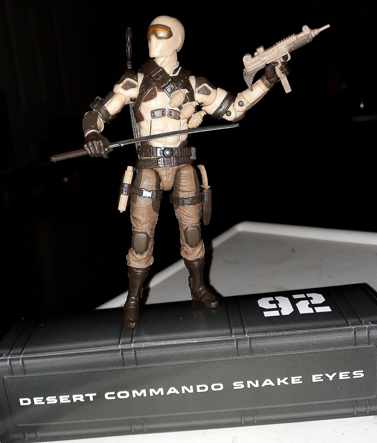 GI JOE CLASSIFIED COMMANDO SNAKE EYES & TIMBER GIジョー フィギュア
