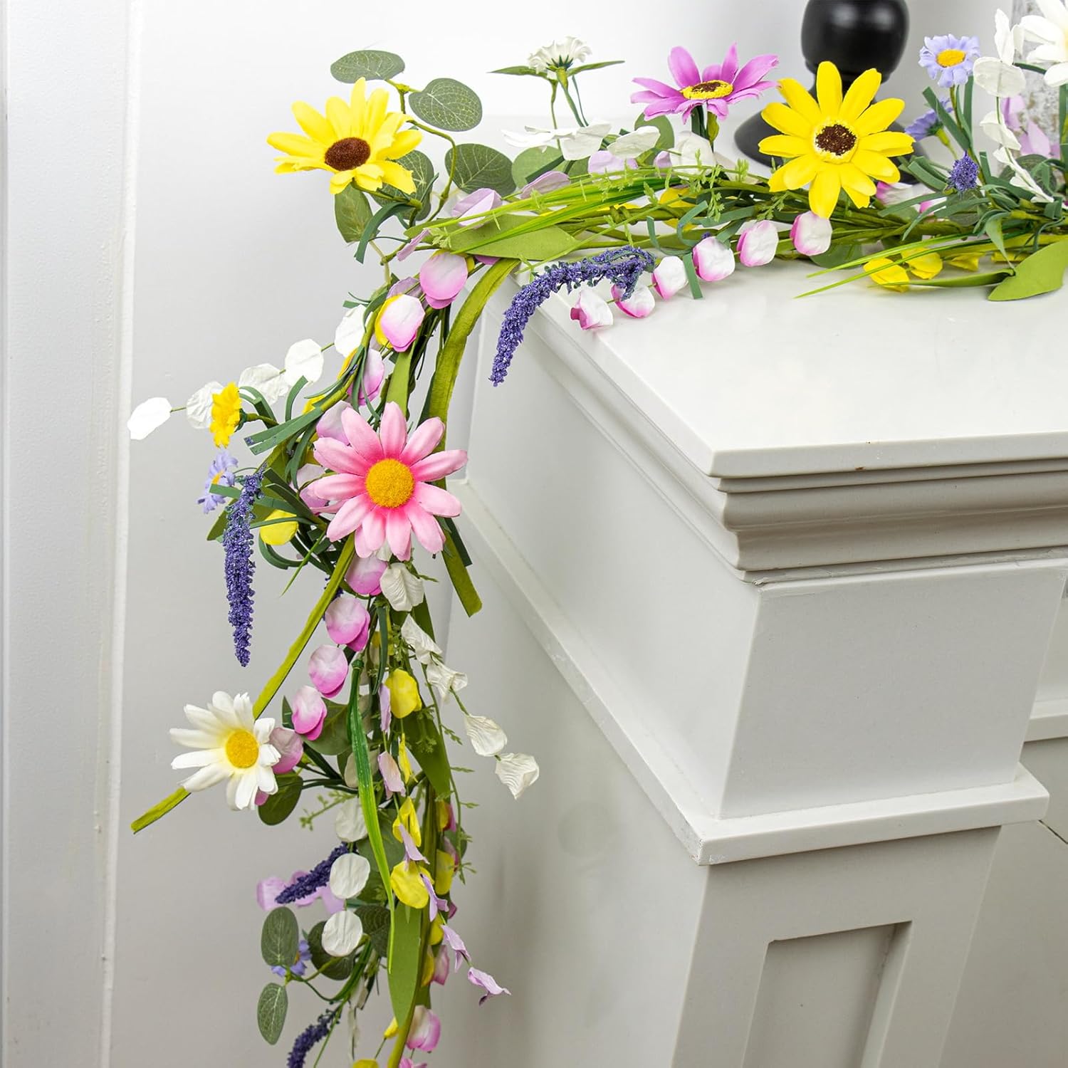 Yawwind Farmhouse Spring Garland 6 FT Vintage Spring Flower Garlands Summer Floral Garland Wildflower Garlands with Daisy for Table Centerpiece Door Frame Mantel Stairs Railing Decoration