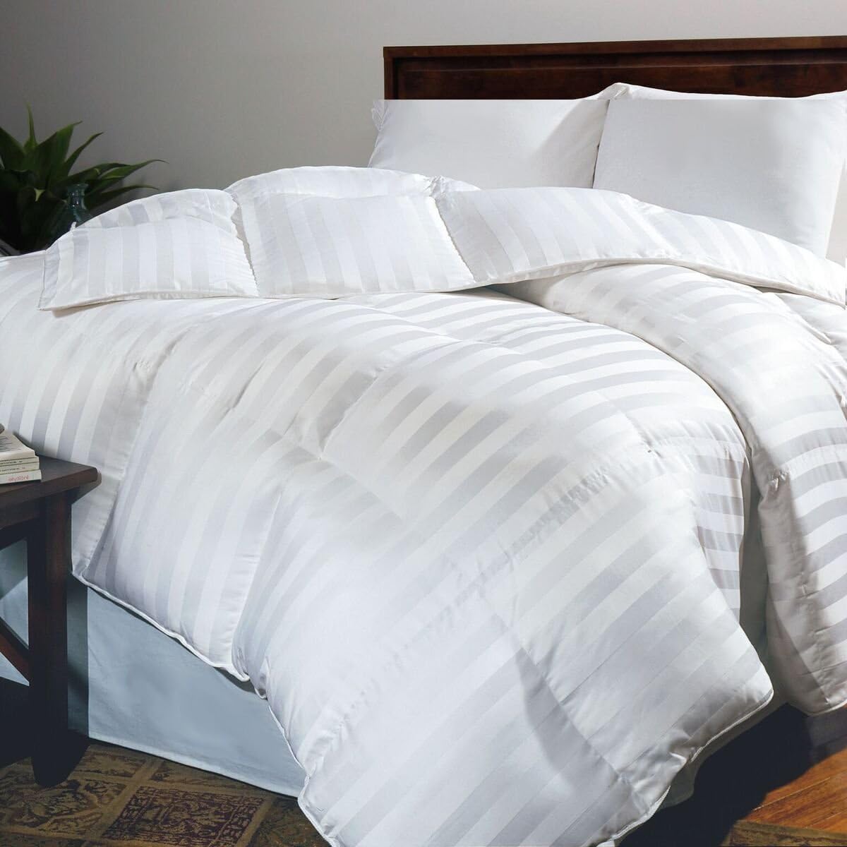 Hotel Grand White Goose Down Comforter 500 Thread Count 650