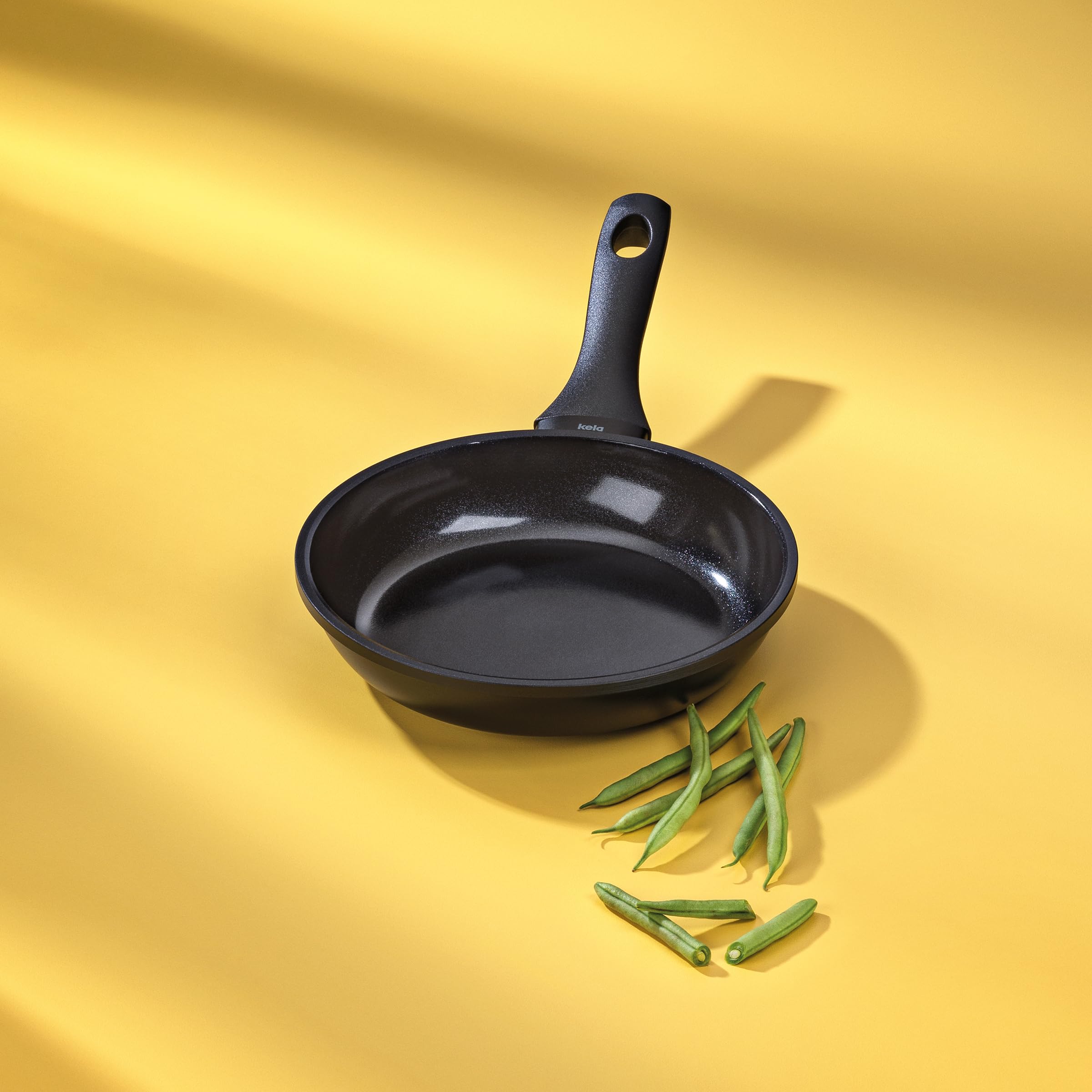 kela Teglia ovale 8 litri ATURA, Dutch Oven, teglia in ghisa con coperchio per induzione, ghisa di alluminio con rivestimento ceramico, senza PFAS