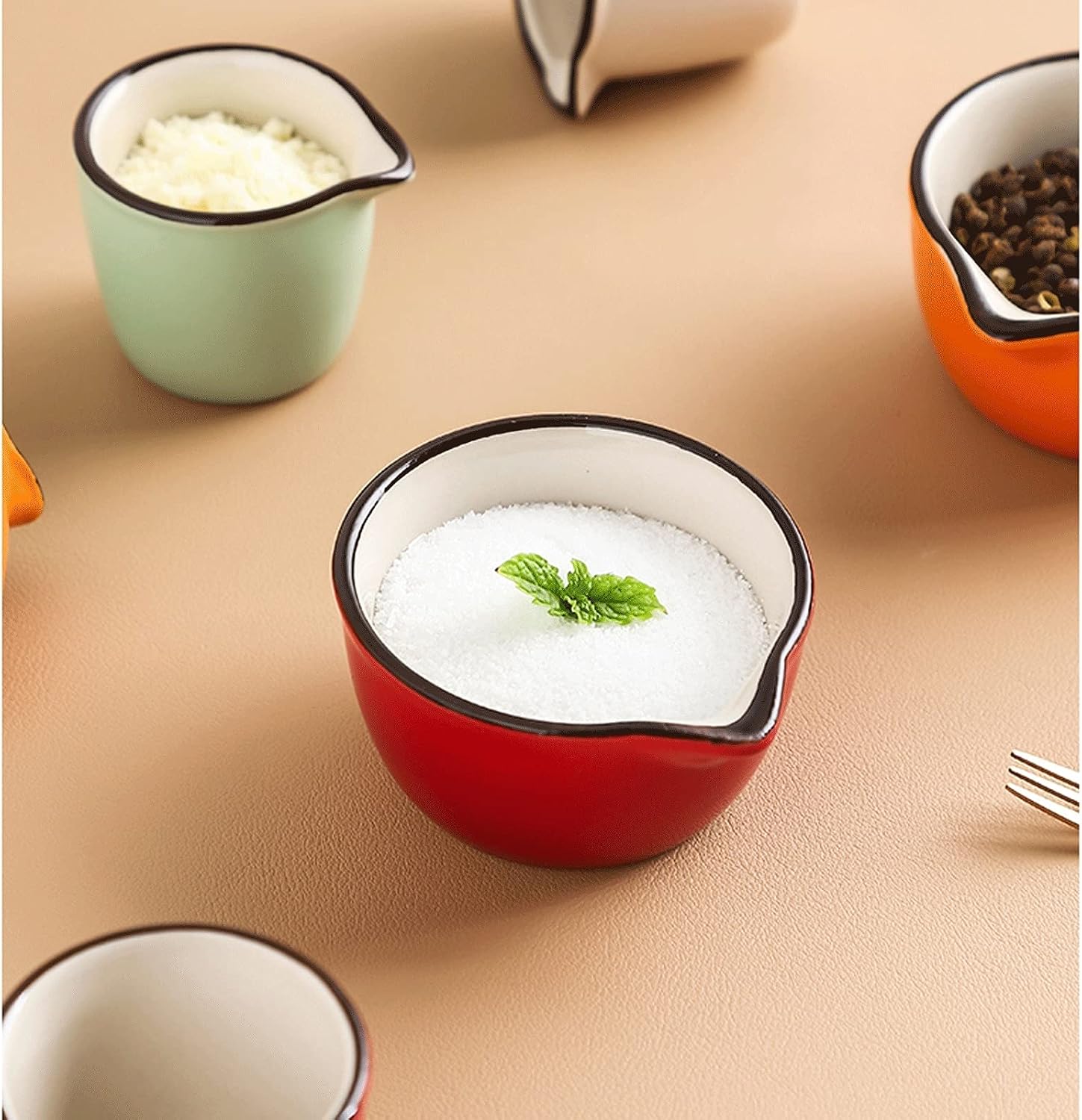Saucer 1 Pack Gravy Sauce Boat with Pointed Nozzle Design, Ceramic Sauce Boat Is Durable And Easy to Clean 90ml (red Or Orange Or Blue) Dish(B), 20010125