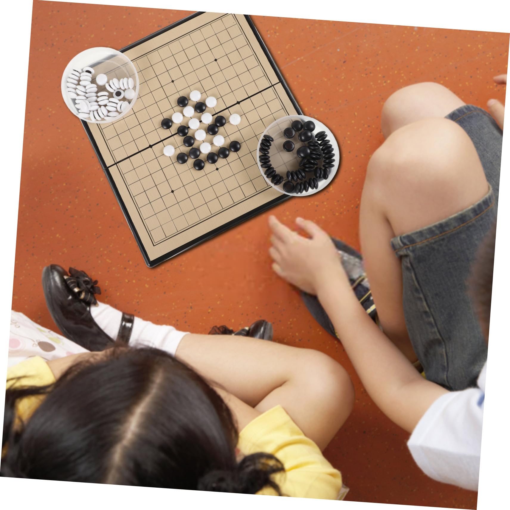 GALPADA Juego de Mesa Magnético Cinco en Raya Tablero de Densidad y Piezas de Plástico, Almacenamiento Interior y Mejora Habilidades Lógicas para Competir y Aprender