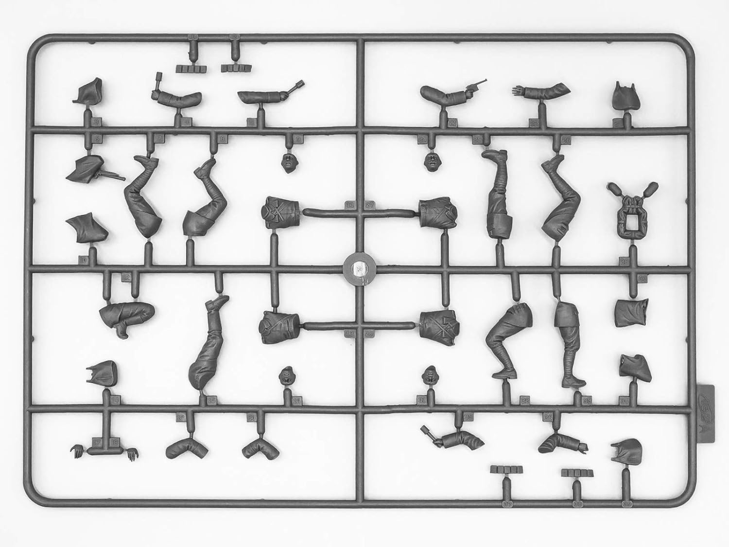 ICM 35692 Plastic Model Kit 1/35 German Stormtruppen 1918