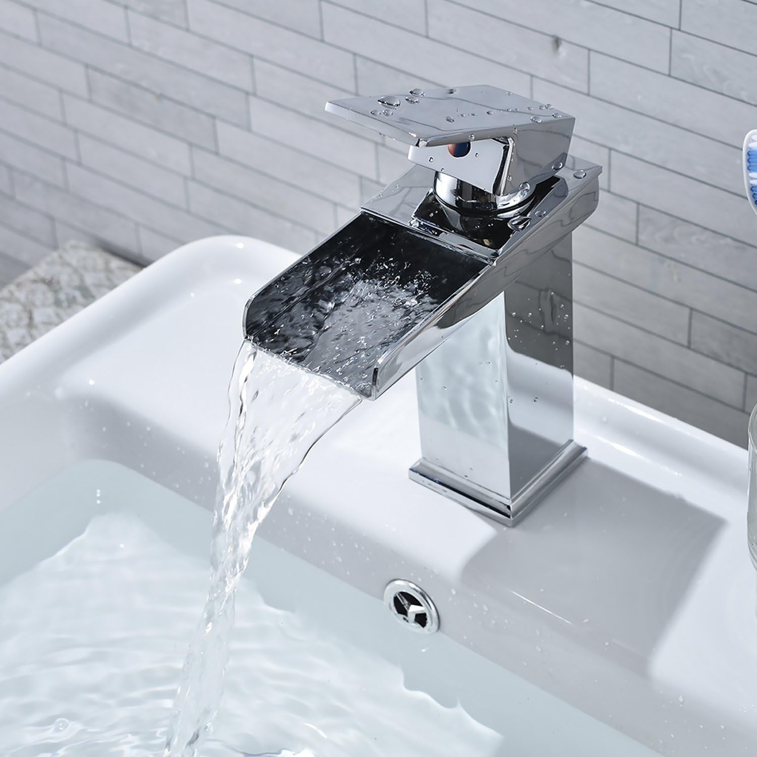 Waterfall Basin Tap Bathroom Sink Faucet Vanity Brass Monobloc Washroom Modern Luxury Tap Single Handle Deck-Mounted