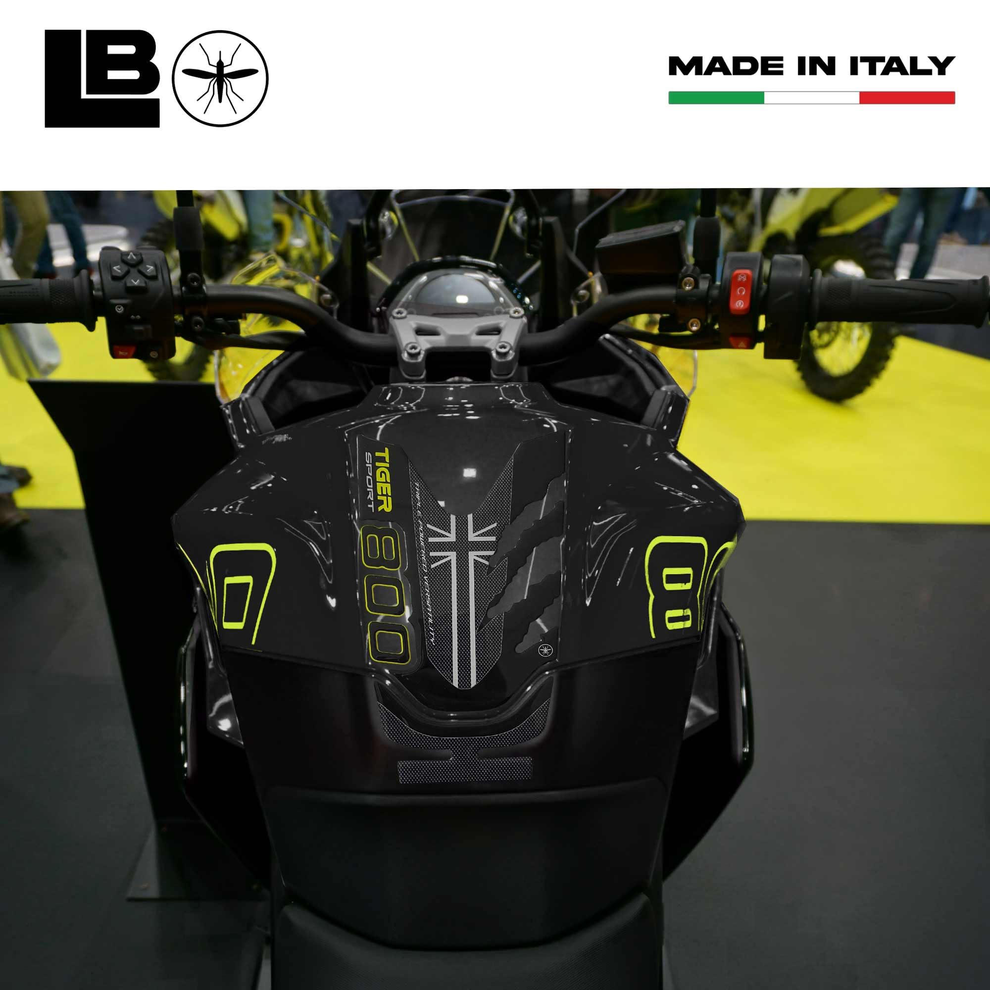 labelbike - Autocollant 3D Moto Réservoir Protection et Décoration en Résine Compatible avec Triumph Tiger 800 Sport 2025 - Couleur Jaune - Sapphire Black