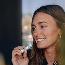 Badger Highland Mint Classic Lip Balm, 100% Organic Balm Long Lasting Lip Moisturizer w/Light Silky Texture, Refreshing, Invigorating & Soothing Mint Lip Balm, 4 Pack