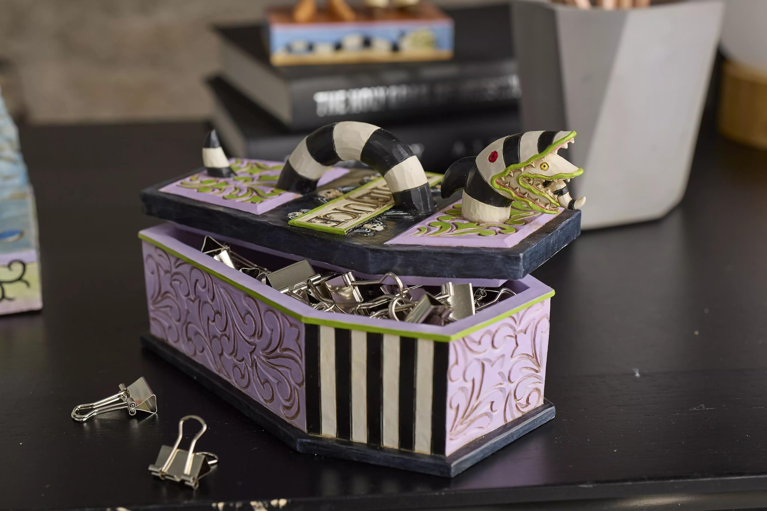 Amazon | JIM SHORE トリンケットボックス ビートルジュース コフィン