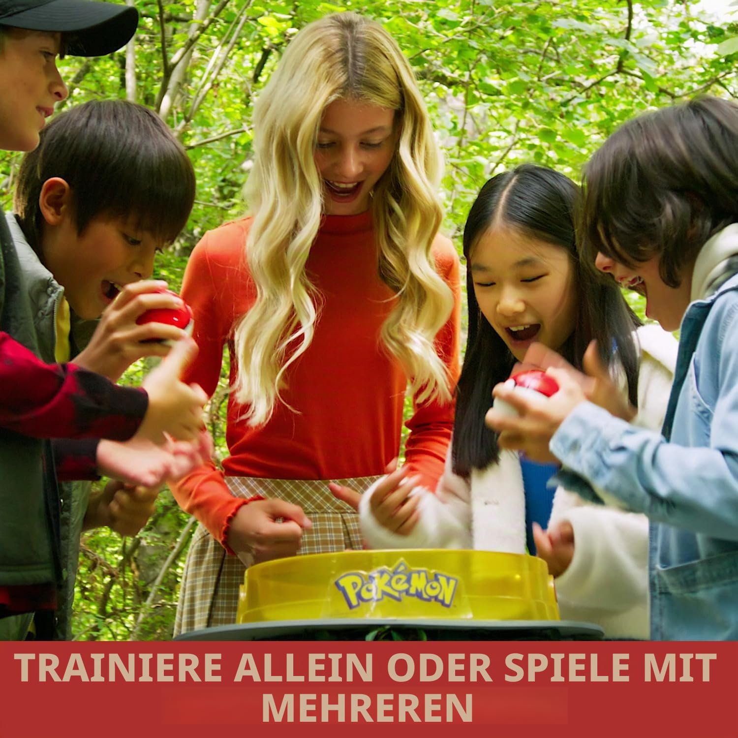 BANDAI - Pokémon-Arena + 2 Spinners inklusive – Arena + 2 Pokéball-Werfer + 2 Pikachu und Mew Kreisel – Kampfspiel mit Pokémon-Kreiseln, mehrere Spieler – Spielzeug für Kinder ab 4 Jahren und + JW4403