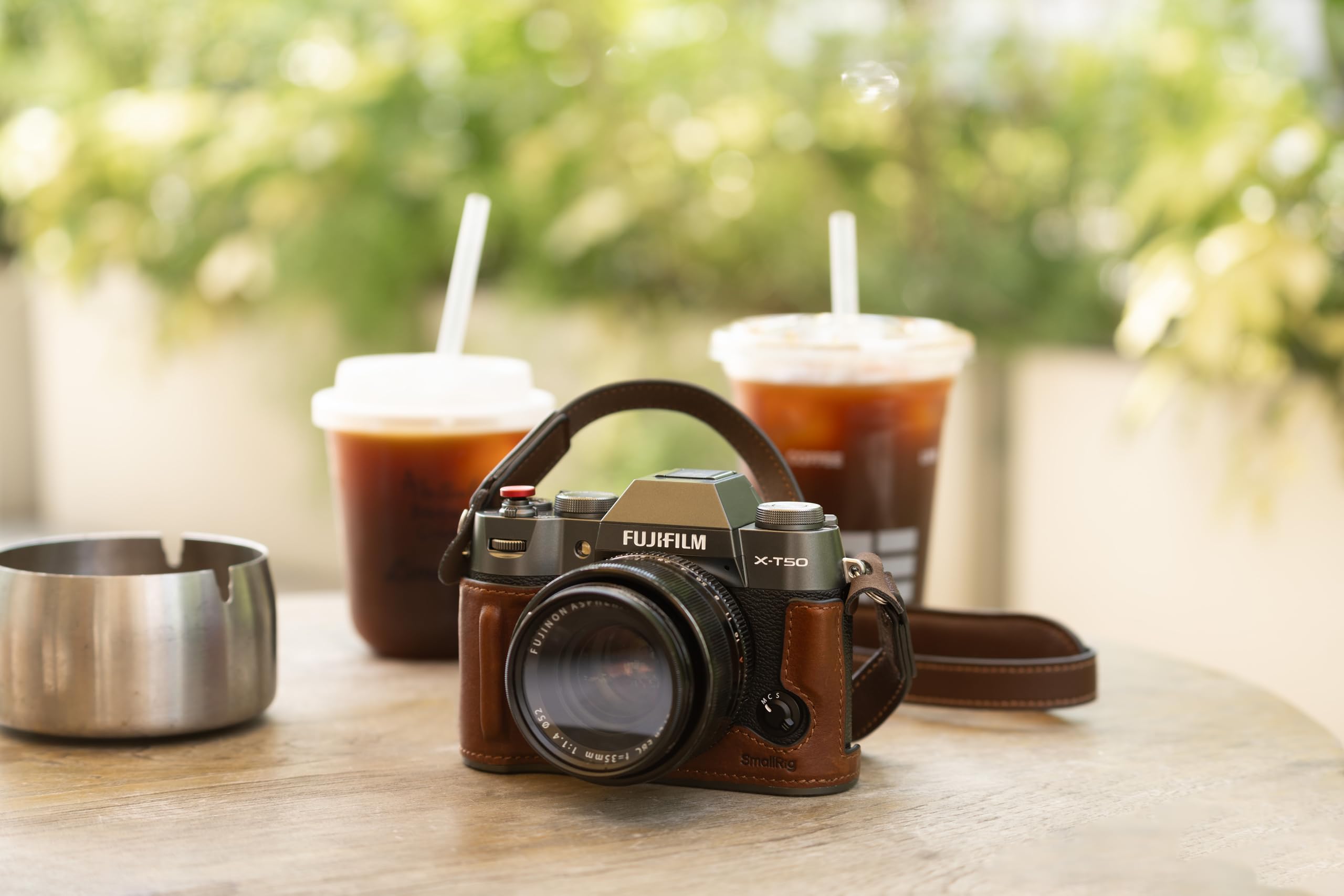 SMALLRIG X-T50 Half Leather Case Kit with Shoulder Strap, Halbledertasche für Kamera im Retro-Stil aus Leder mit Rahmen aus Aluminiumlegierung für FUJIFILM X-T50, (Braun) - 4710