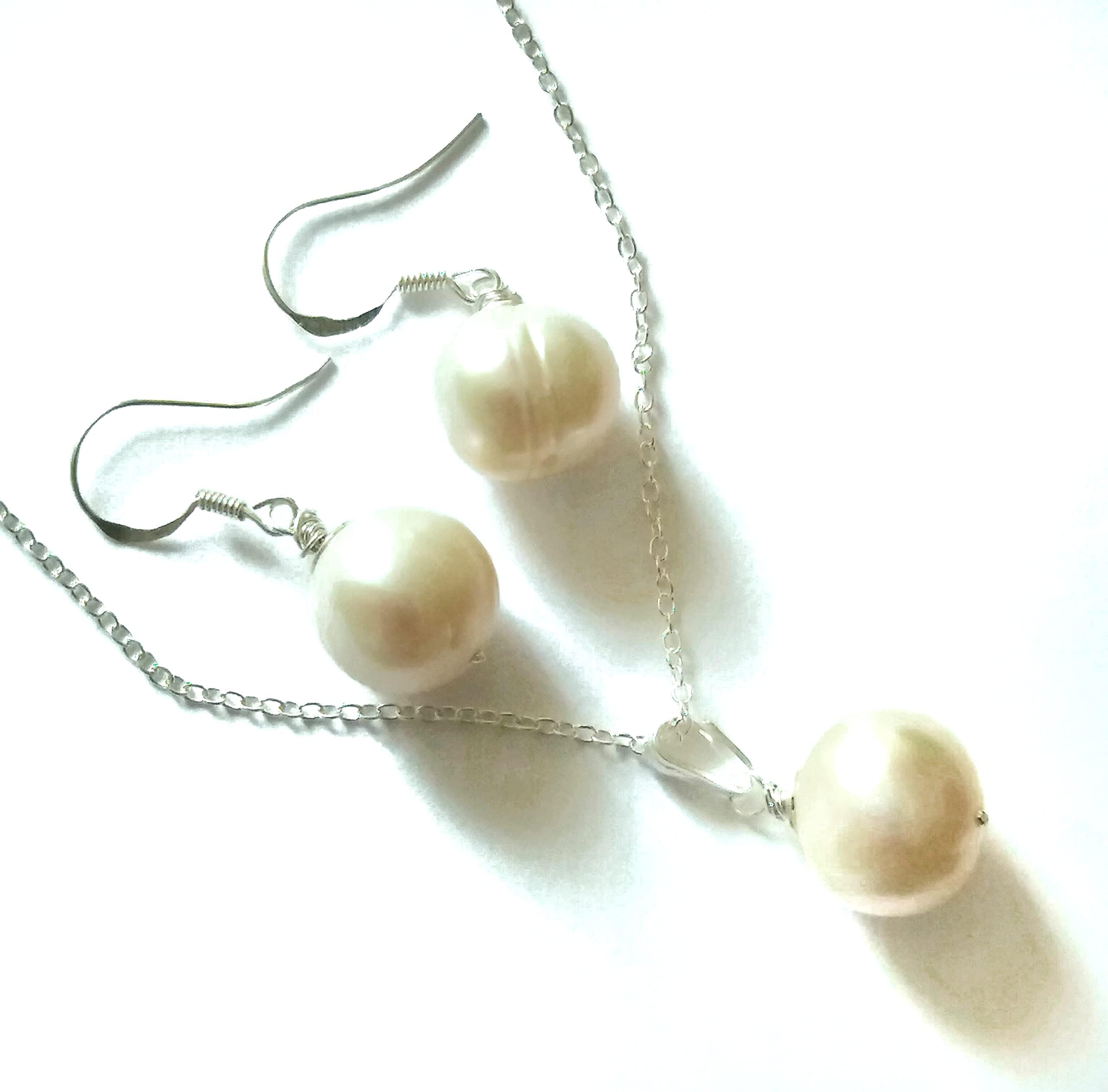 Bridesmaid Cultured Pearl Necklace and Earring Set