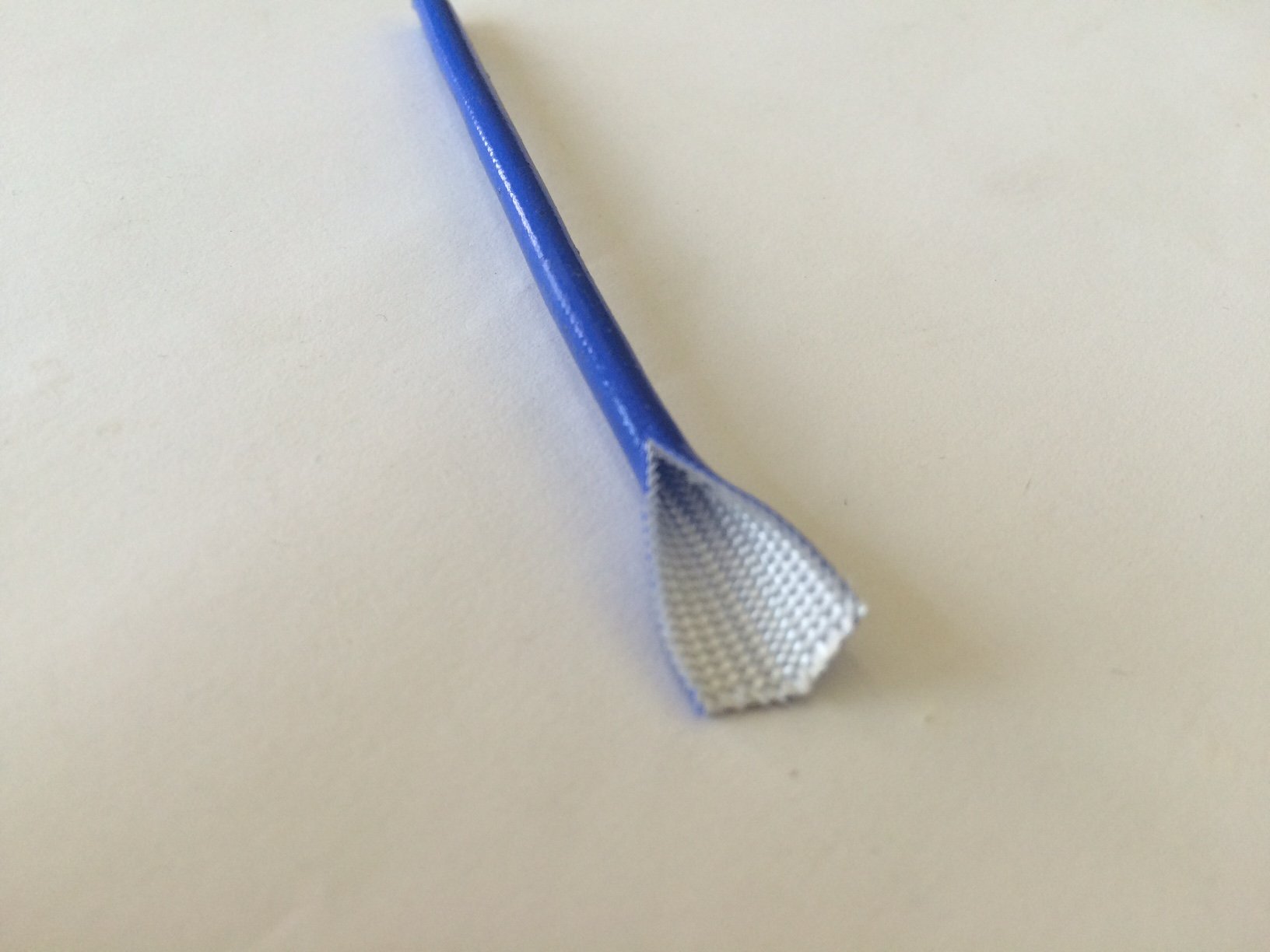 Gaine isolante 6mm résistant à 260°C pour protéger vos circuits électriques de la chaleur