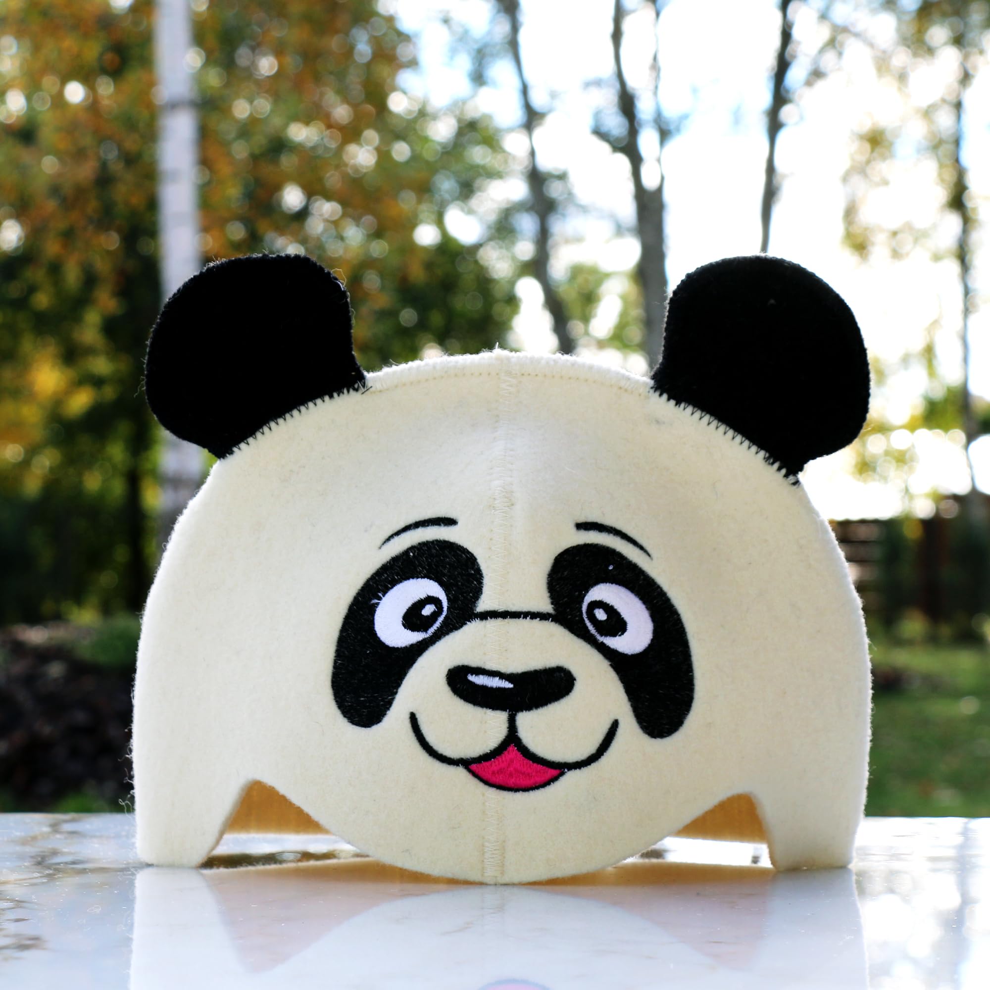 Saunahut 'Sauna Panda' White - 100% organische Wollfilzmützen - Schützen Sie Ihren Kopf vor Hitze - Englische Sauna E-Book Handbuch inklusiv - mit Stickerei
