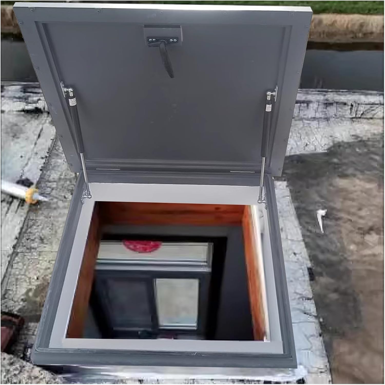 Trampilla de acceso a techo 75x50 cm con claraboya impermeable para tejados