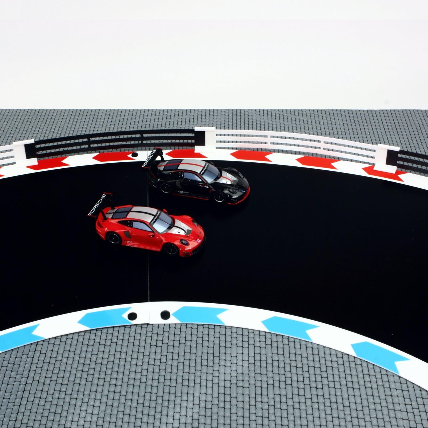 Overdrive-Racing Zaun für Carrera Hybrid Sturmkind - 1,75m / 6,30m / 12,20m - Leitplanken Fangzaun Bande Kurven Gerade Begrenzung, Farbe:Weiß-Schwarz, Länge:6.30 Meter