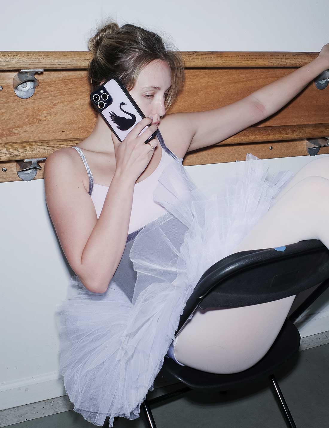 Wildflower Custodie - Compatibile con Samsung Galaxy S25 Edge | Paraurti protettivo nero, certificato Test di caduta da 1,2 m, di proprietà di donne piccole imprese | Black Swan - Rosa Ballet Bird