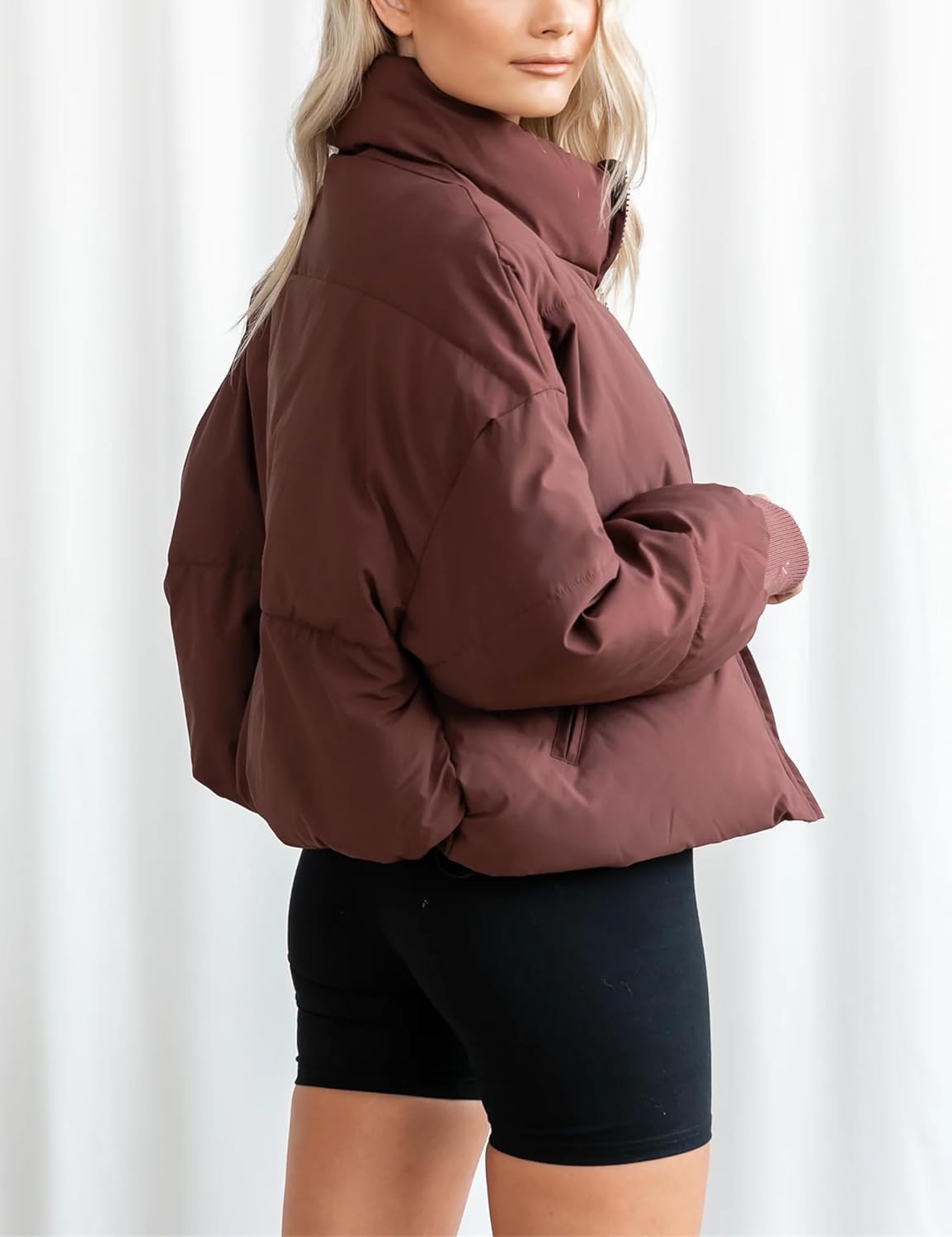 Lianlive Womens Cropped Puffer Jacket Winter Oversized Black Short Quilted Padded Jackets Puffy Outerwear Coat - Image 5