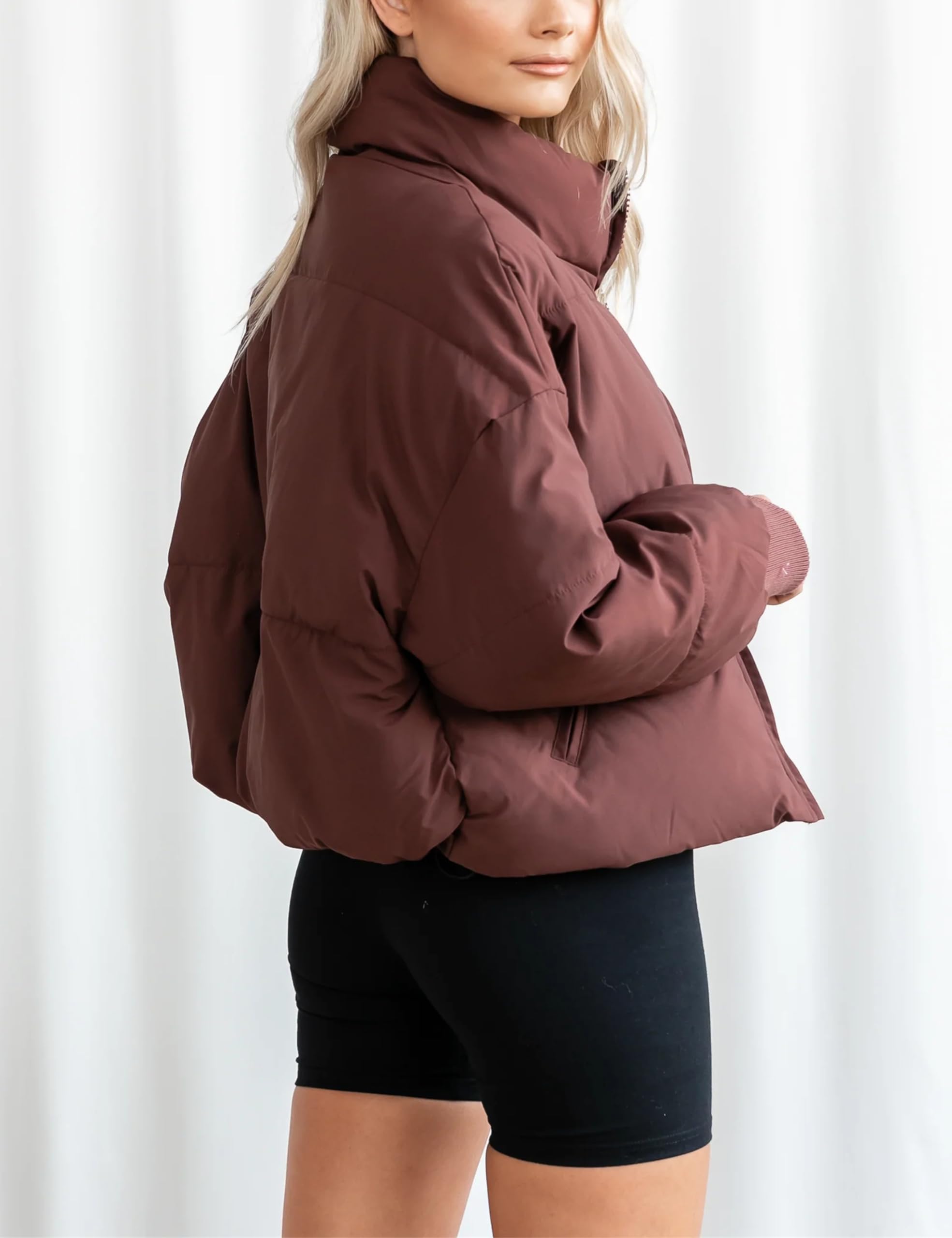 Lianlive Womens Cropped Puffer Jacket Oversized Black Short Puffy Winter Coat