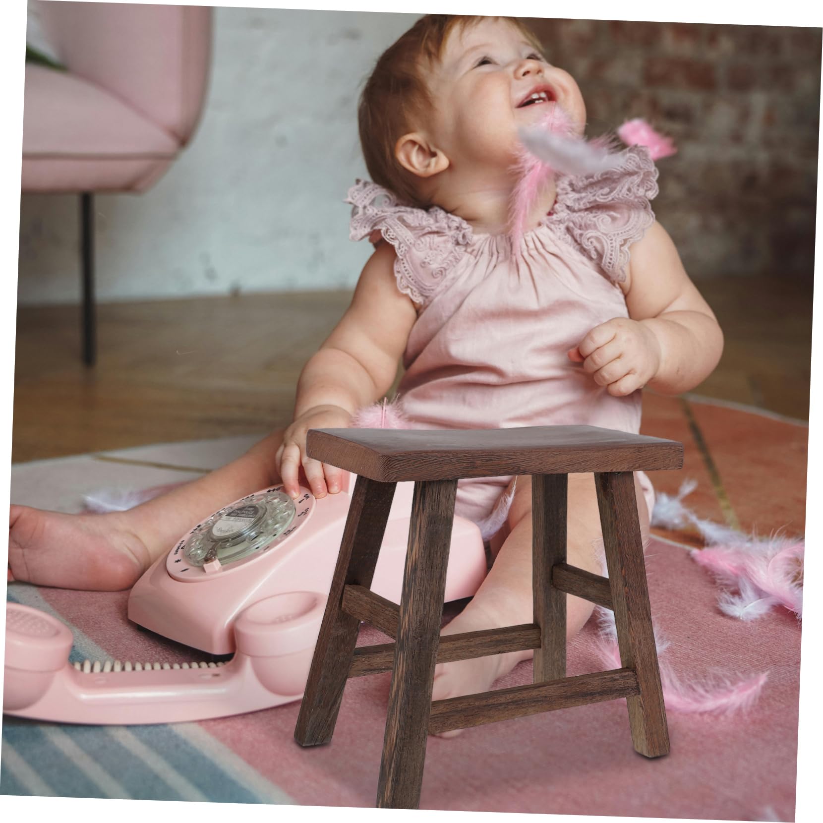 BESTonZON Taburete Pequeño de Madera Maciza para Niños Diseño Único de Madera de Tono Natural, Ligero y Versátil para Uso en Cocina y Sala, Asiento Cómodo y Resistente