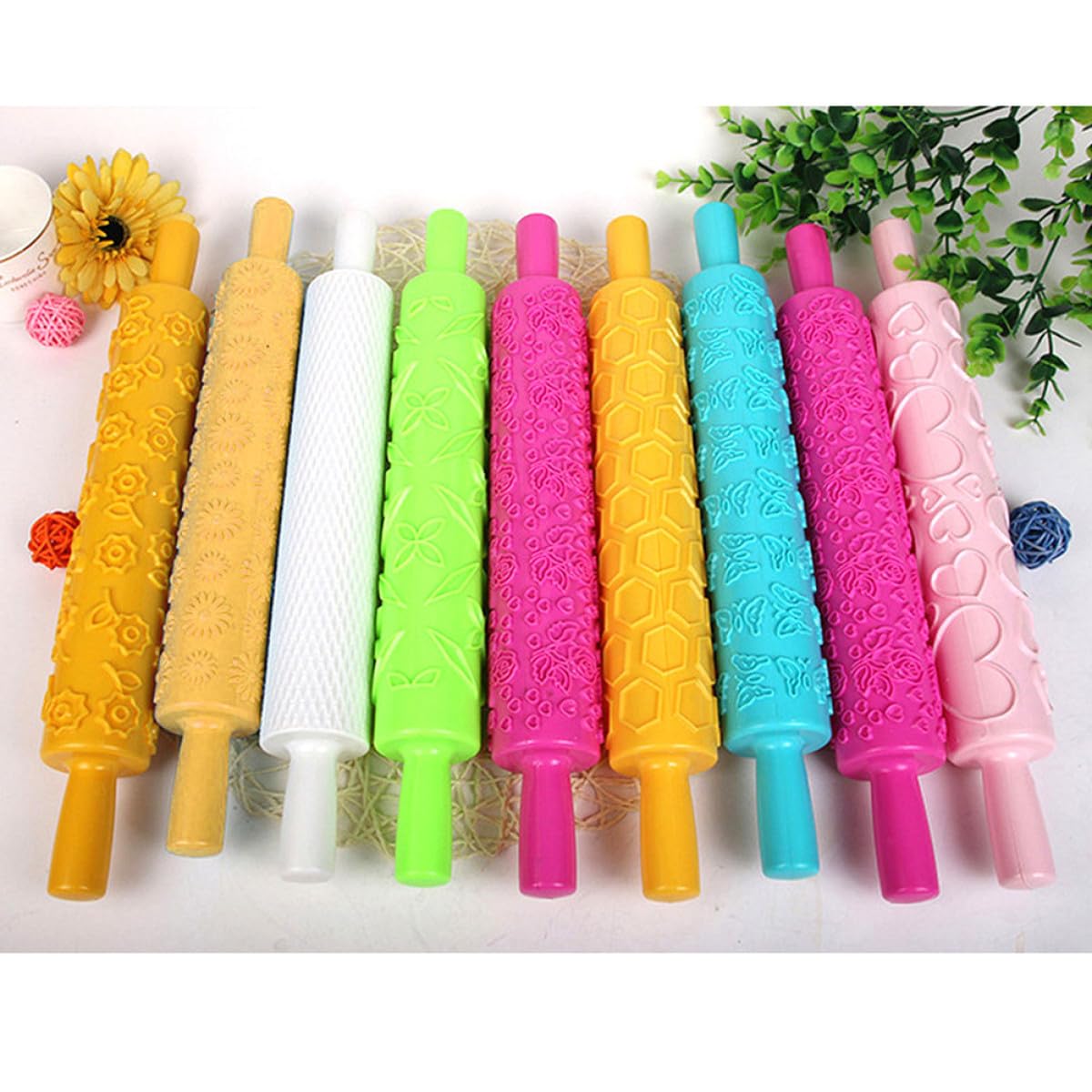 Hemobllo Lot de 8 Rouleaux à Pâtisserie en Plastique Alimentaire Motifs Embossés Variés Outils Multifonctions pour Pâte à Sucre et Décoration de Gâteaux Accessoires Pâtisserie DIY