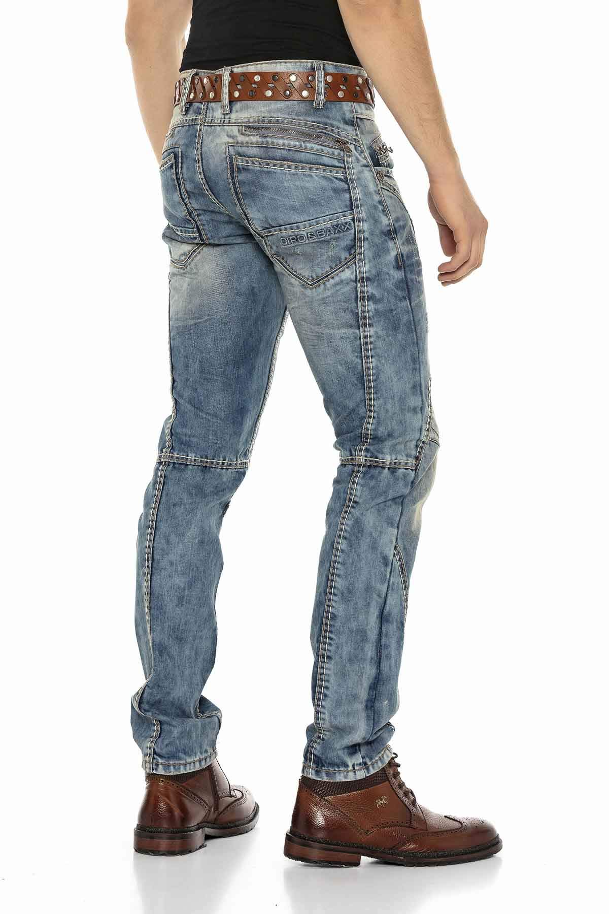 Cipo & Baxx Pantalones vaqueros para hombre de corte regular con costuras de contraste.