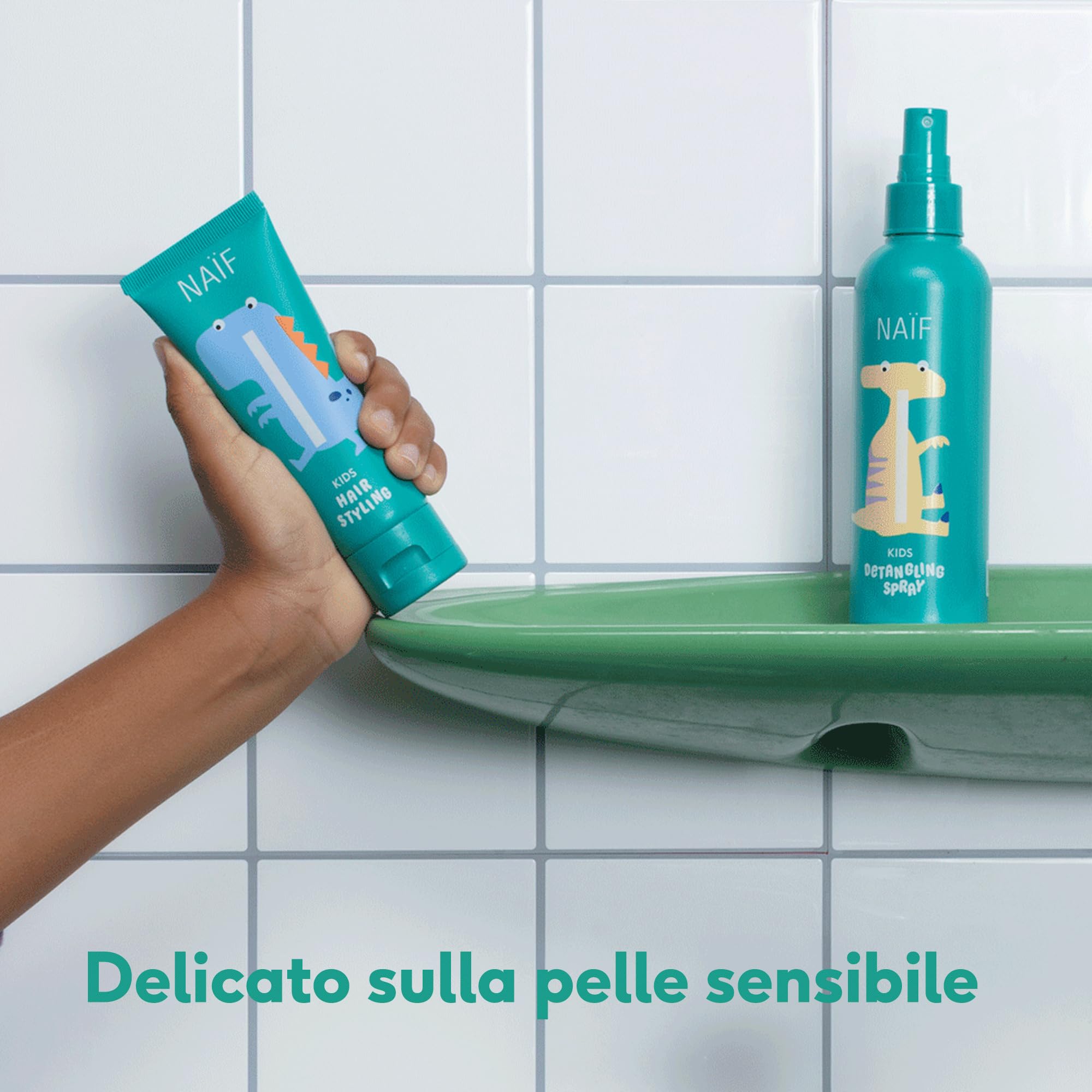 Naïf - Docciaschiuma Colorato per Bambini - Divertimento Doccia Colorato - Formula Delicata - 0% SLES - Dermatologicamente Testato - Di Origine Naturale
