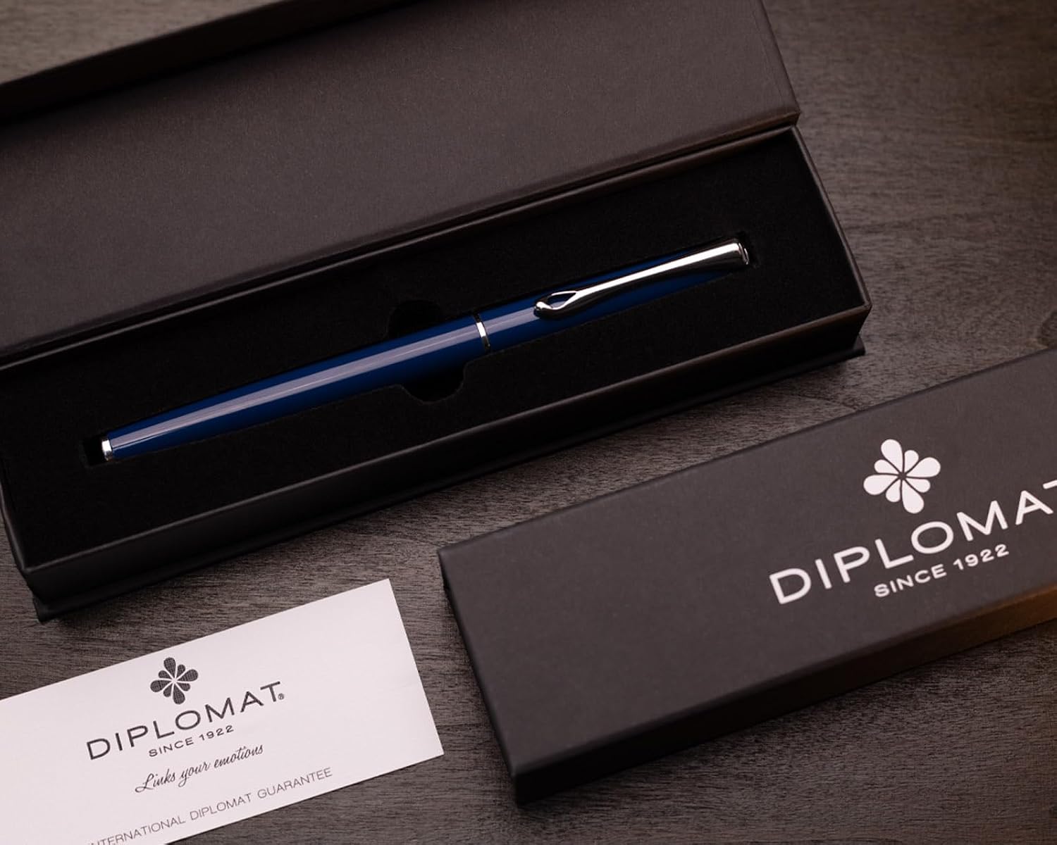 DIPLOMAT Traveller Navy Blue CT Fountain Pen (F) D40707023