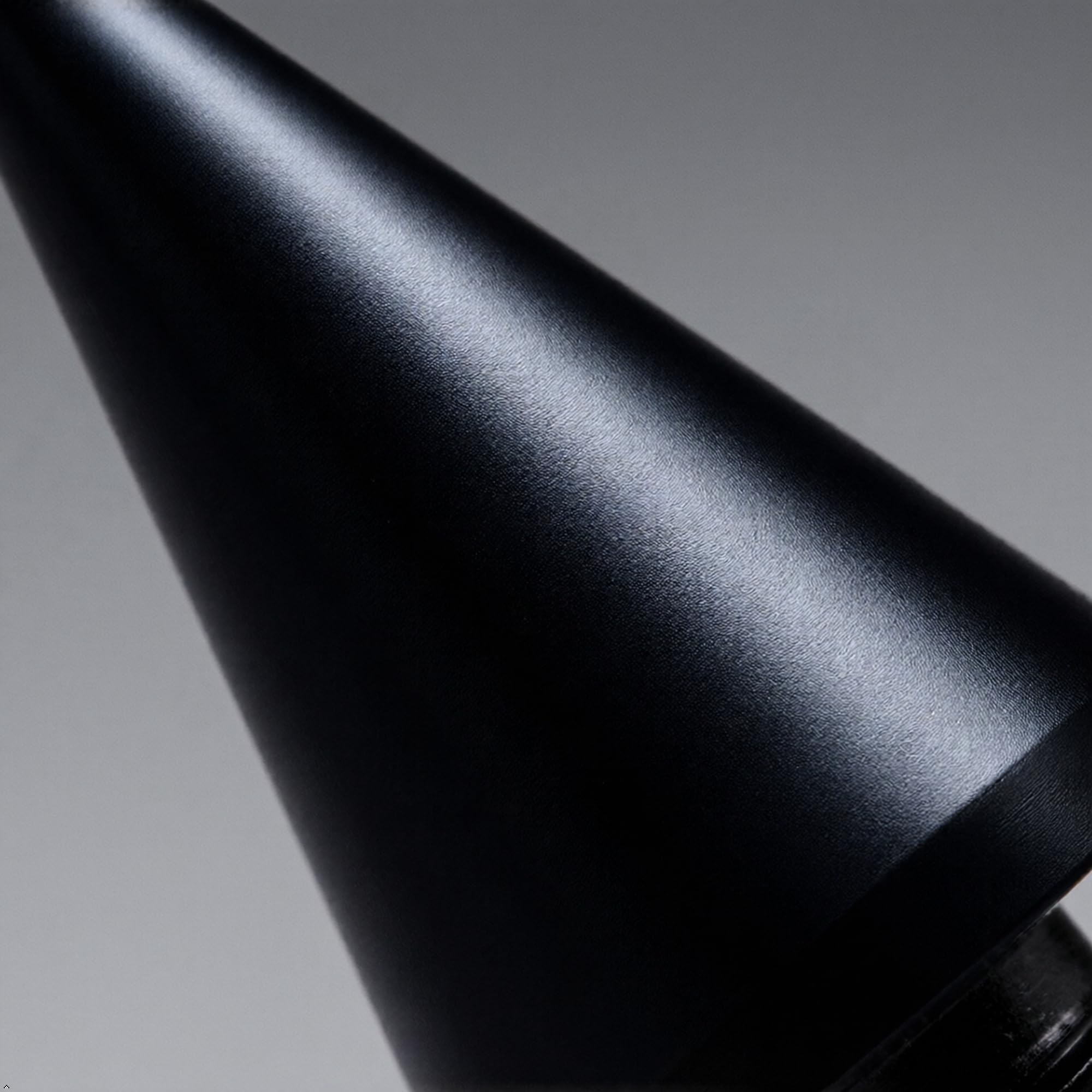 PrecisionGeek Speaker Spikes M6 – Aluminium Noir Ø10 × 20 mm – Anti-Vibration – 4 pièces