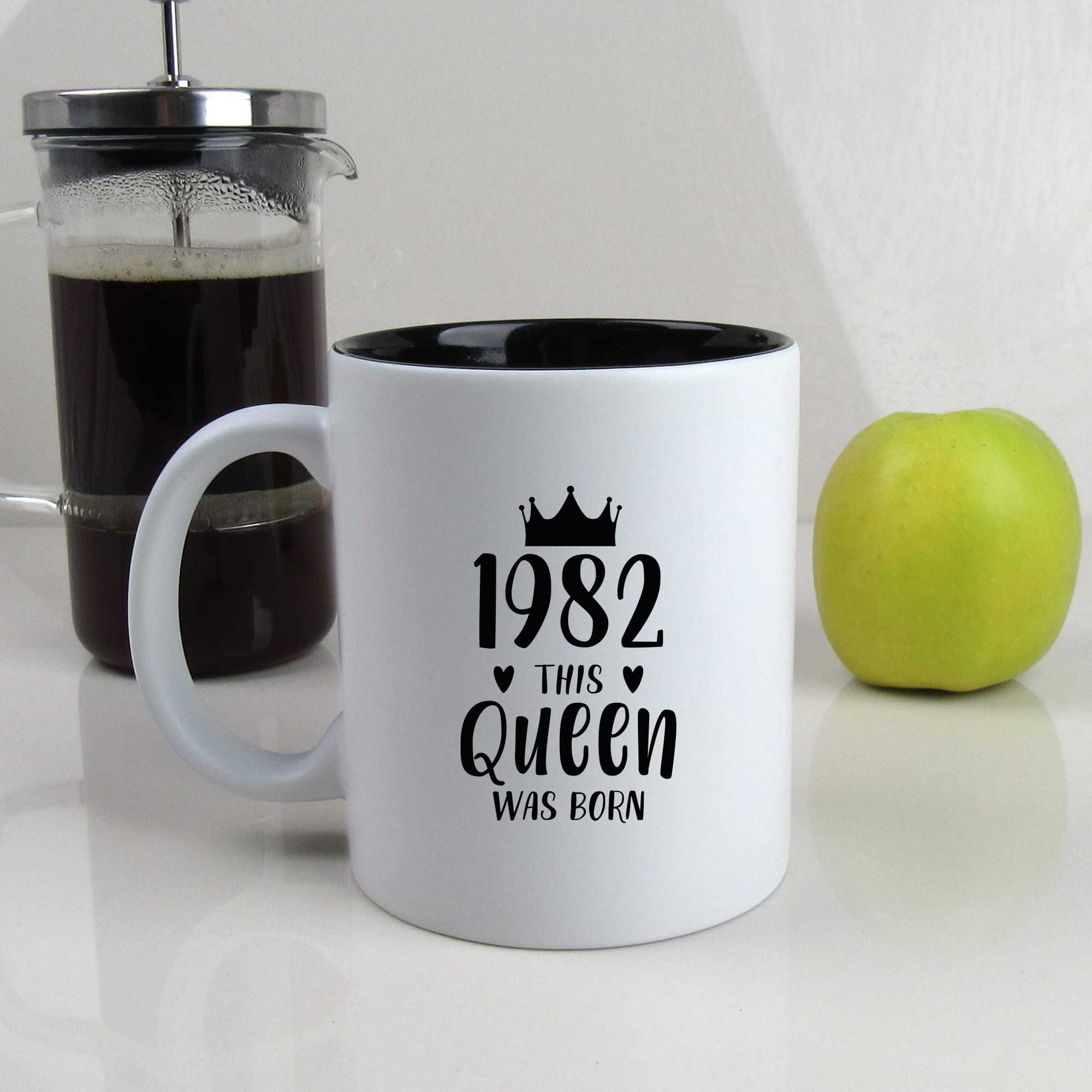 eBuyGB Engraved Black Reveal Coffee Mug -1983 This Queen was Born Design - 350ml Tea Cup, 30th Birthday Gifts for Women, Her - Thirtieth Birthday Gift for Mum, Sister, Auntie, Friend