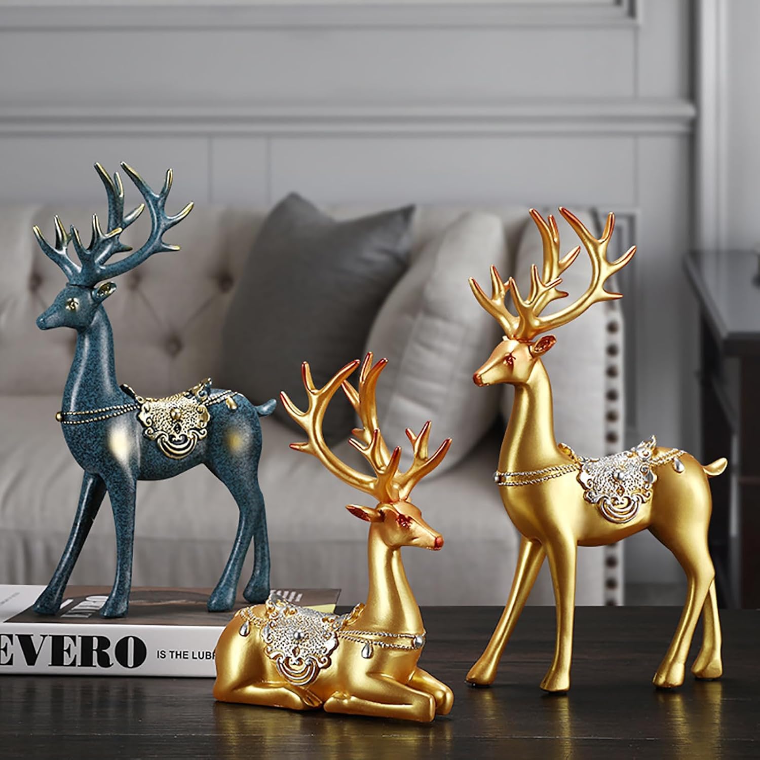 2 figuras de reno de Navidad, esculturas de reno de resina de pie y sentado para decoración del hogar de vacaciones (azul, talla única)