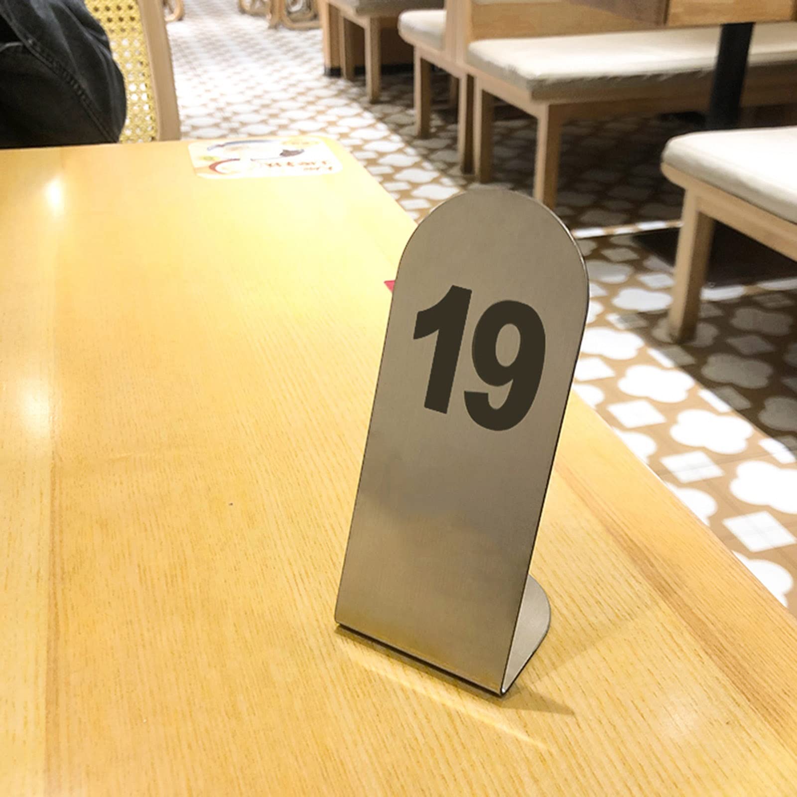 Tischnummernschilder und Tischkarten für Restauranttische, doppelseitige Tischschilder, Tischnummern 1–25/50/100, stapelbar, stabile Zahlenkarten aus Edelstahl (1 100)