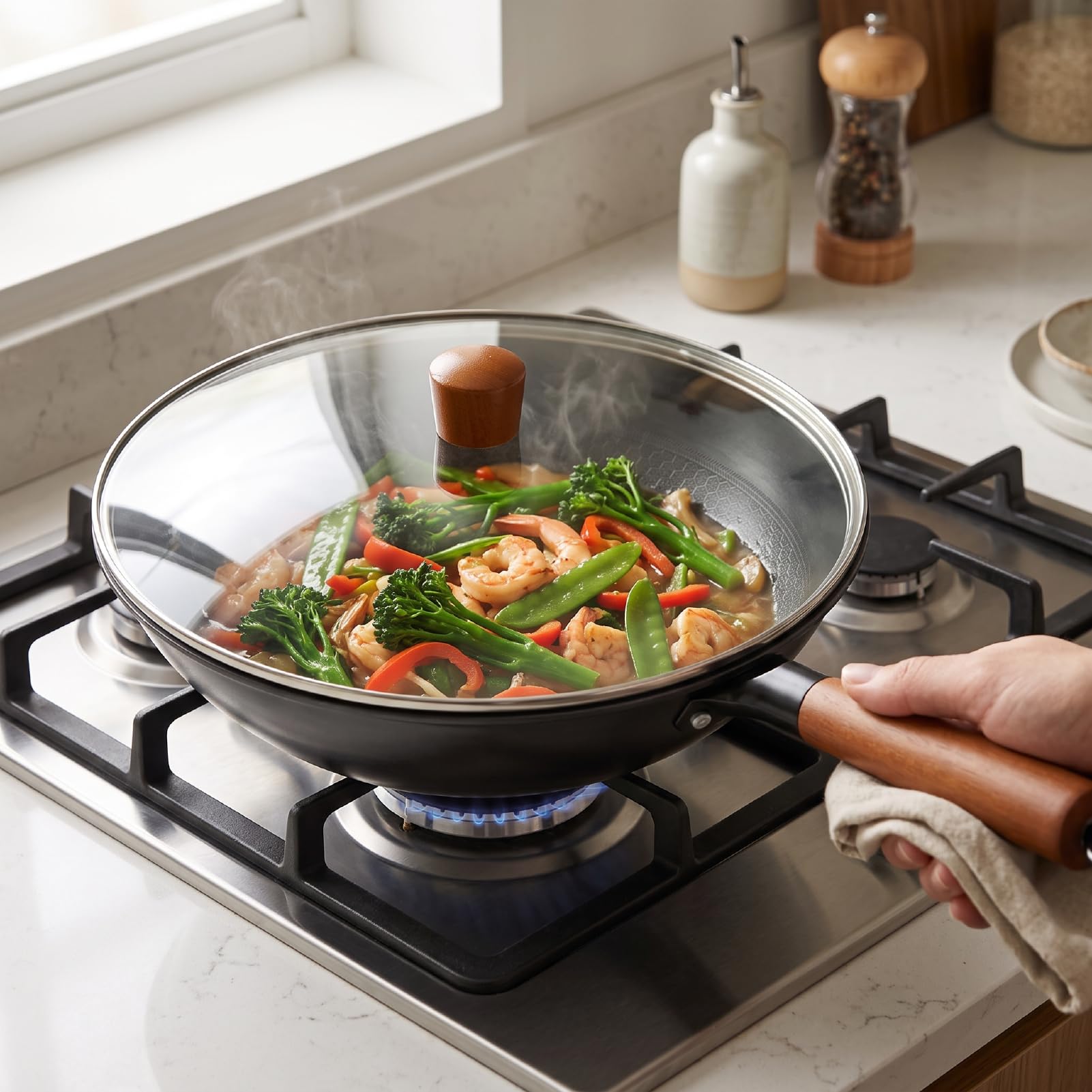 Luocute Wok in Ghisa con Superficie Strutturata a Nido D'ape, 32 Cm