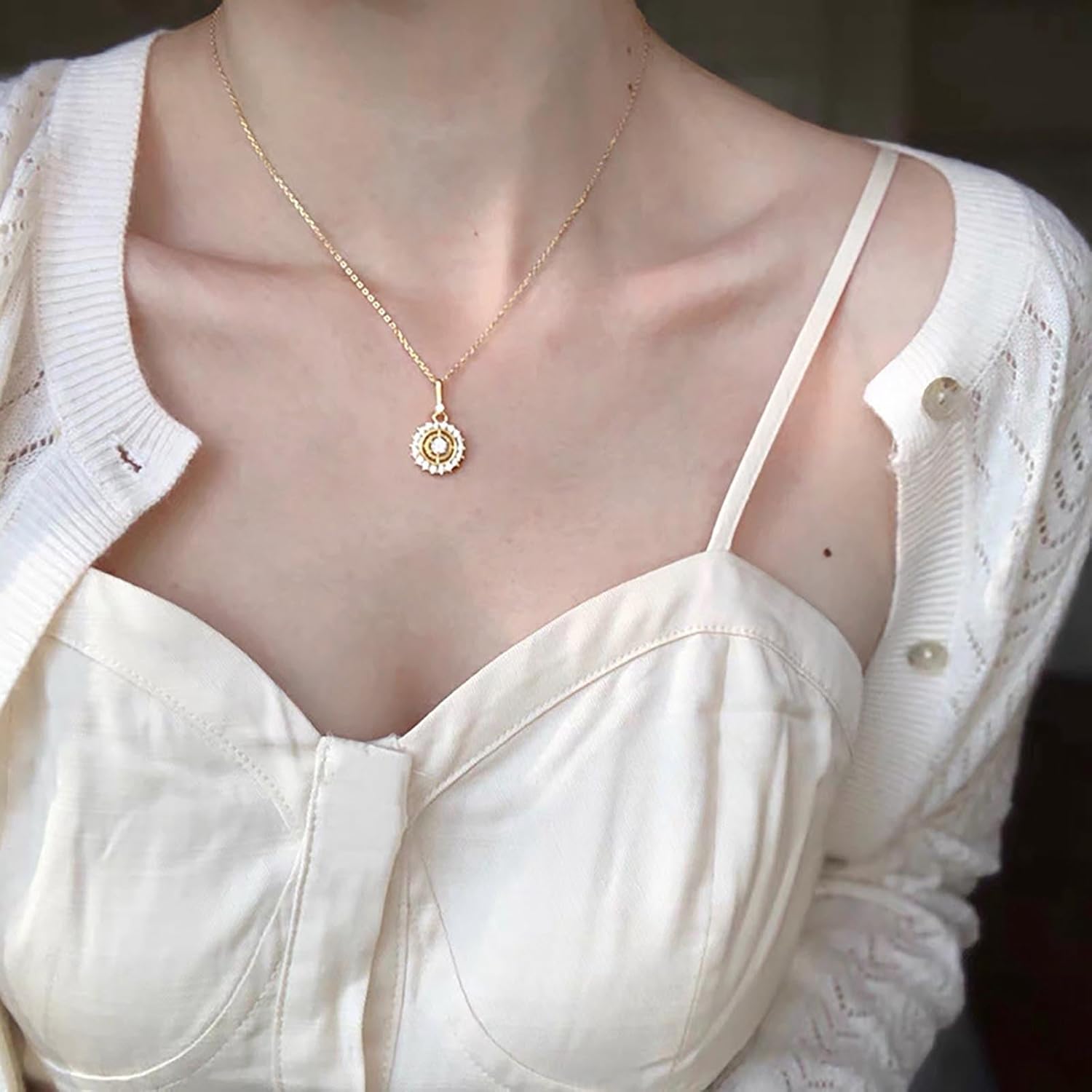 Andelaisi Boho Crystal Compass Necklace Vintage Compass Circle Pendant Necklace Gold Round Compass Choker Necklace Adjustable Compass Chain Necklace Jewelry for Women - Image 5